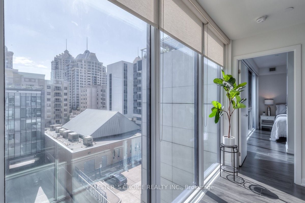 18 Rean Dr, #606