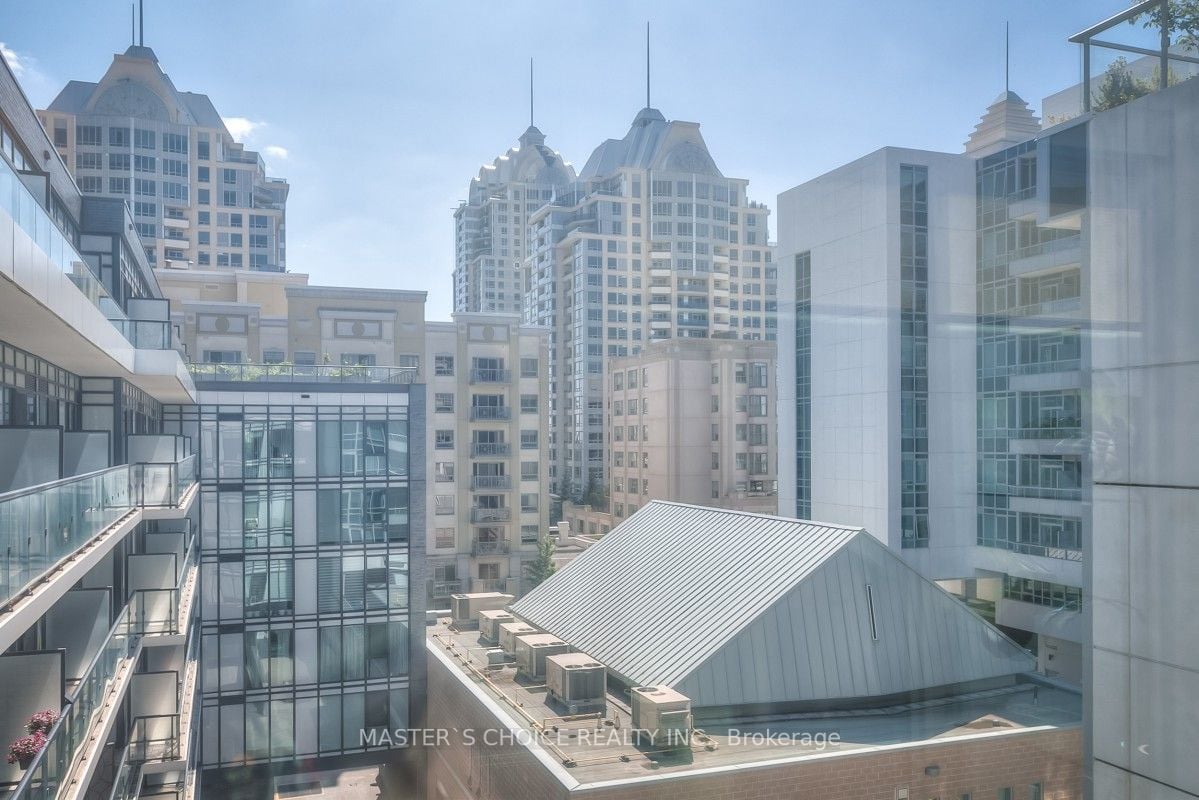 18 Rean Dr, #606