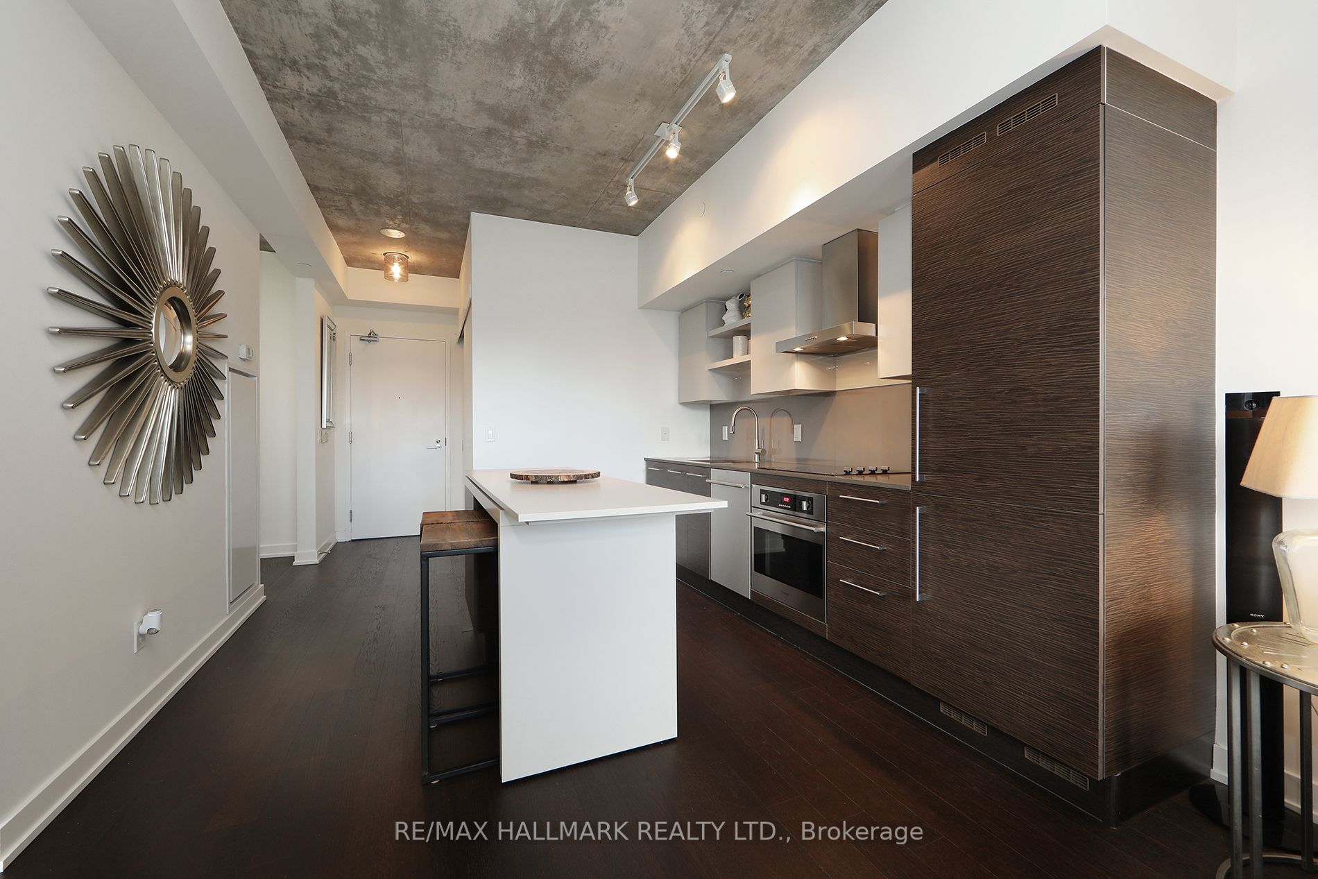 1030 King St W, #705