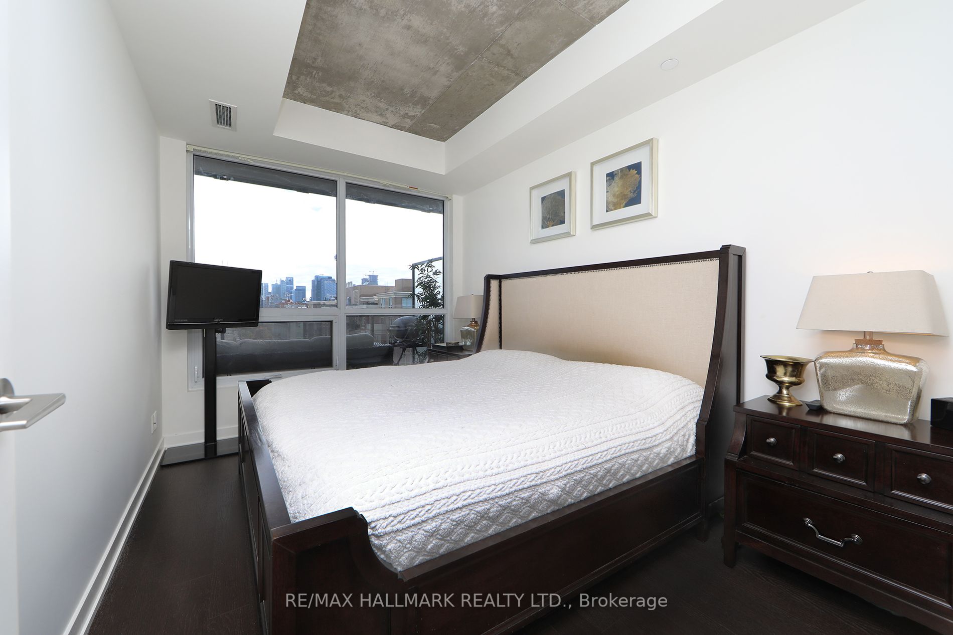 1030 King St W, #705
