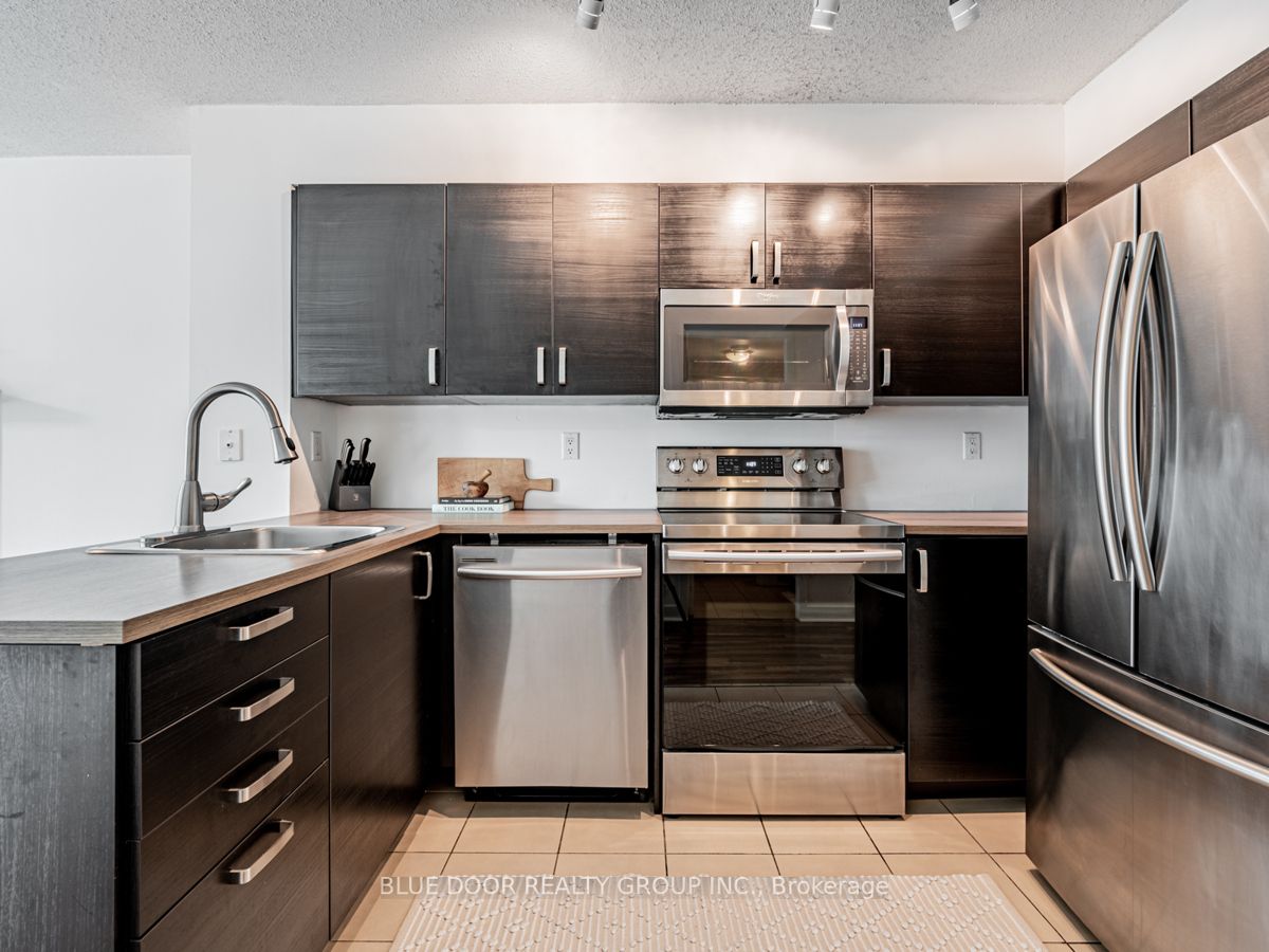 381 Front St W, #509