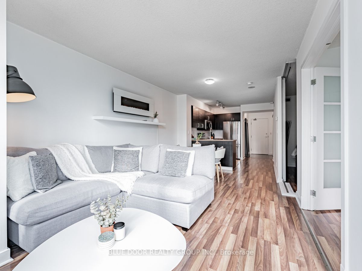 381 Front St W, #509