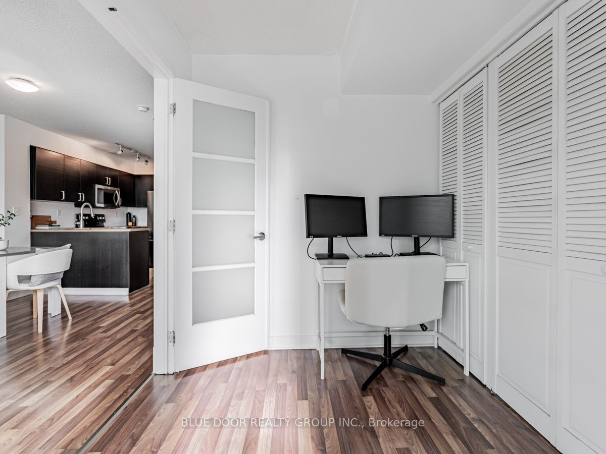 381 Front St W, #509