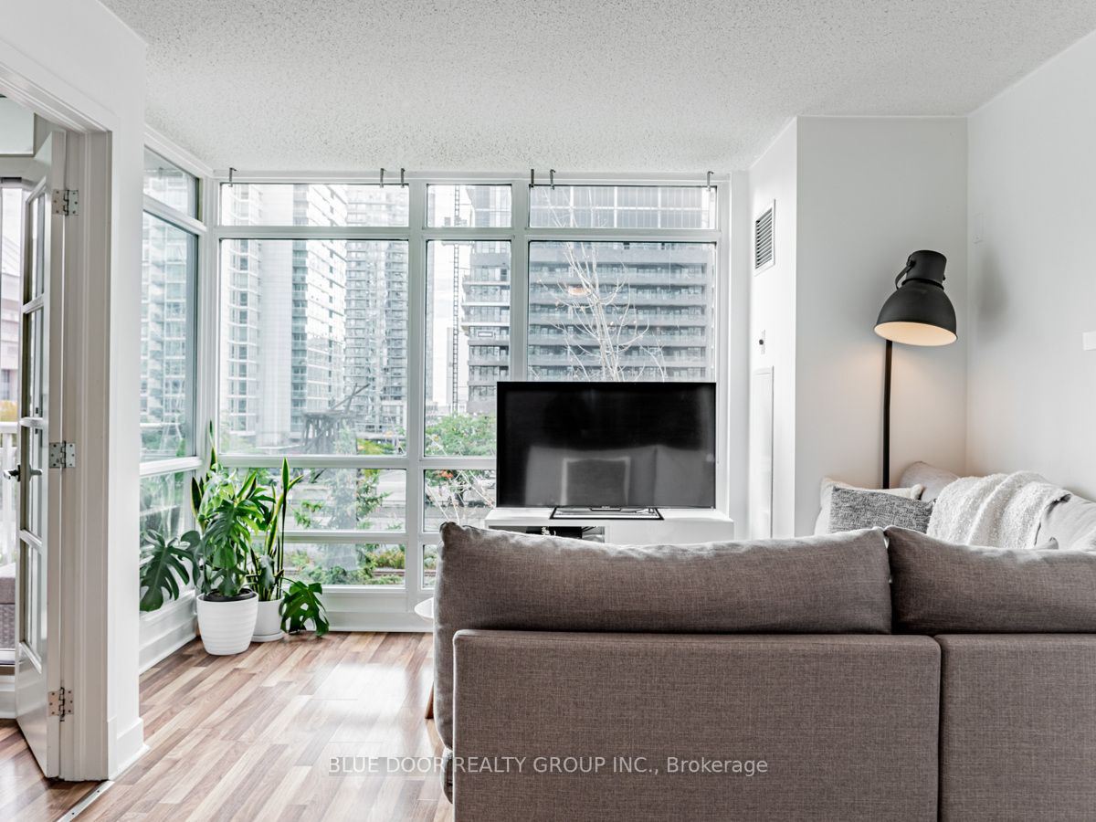 381 Front St W, #509