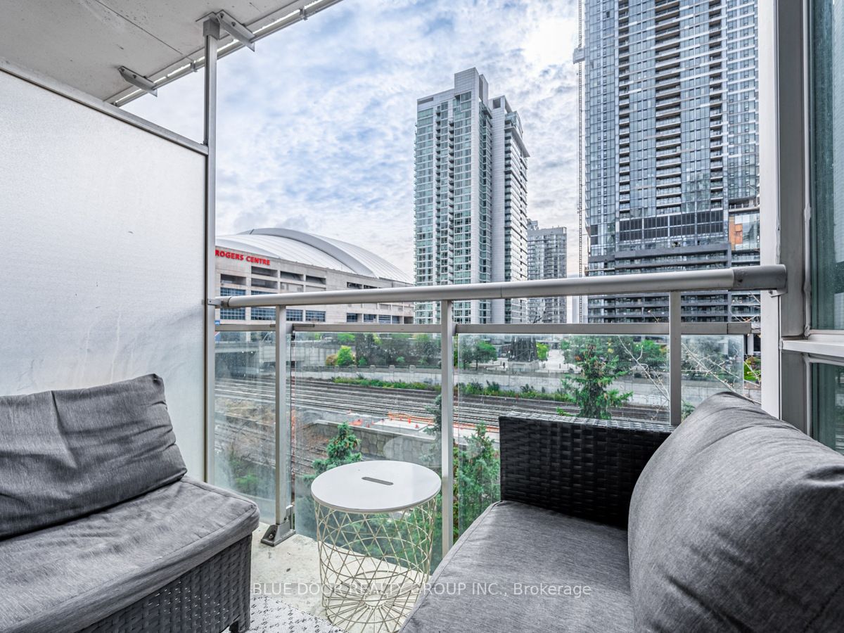 381 Front St W, #509