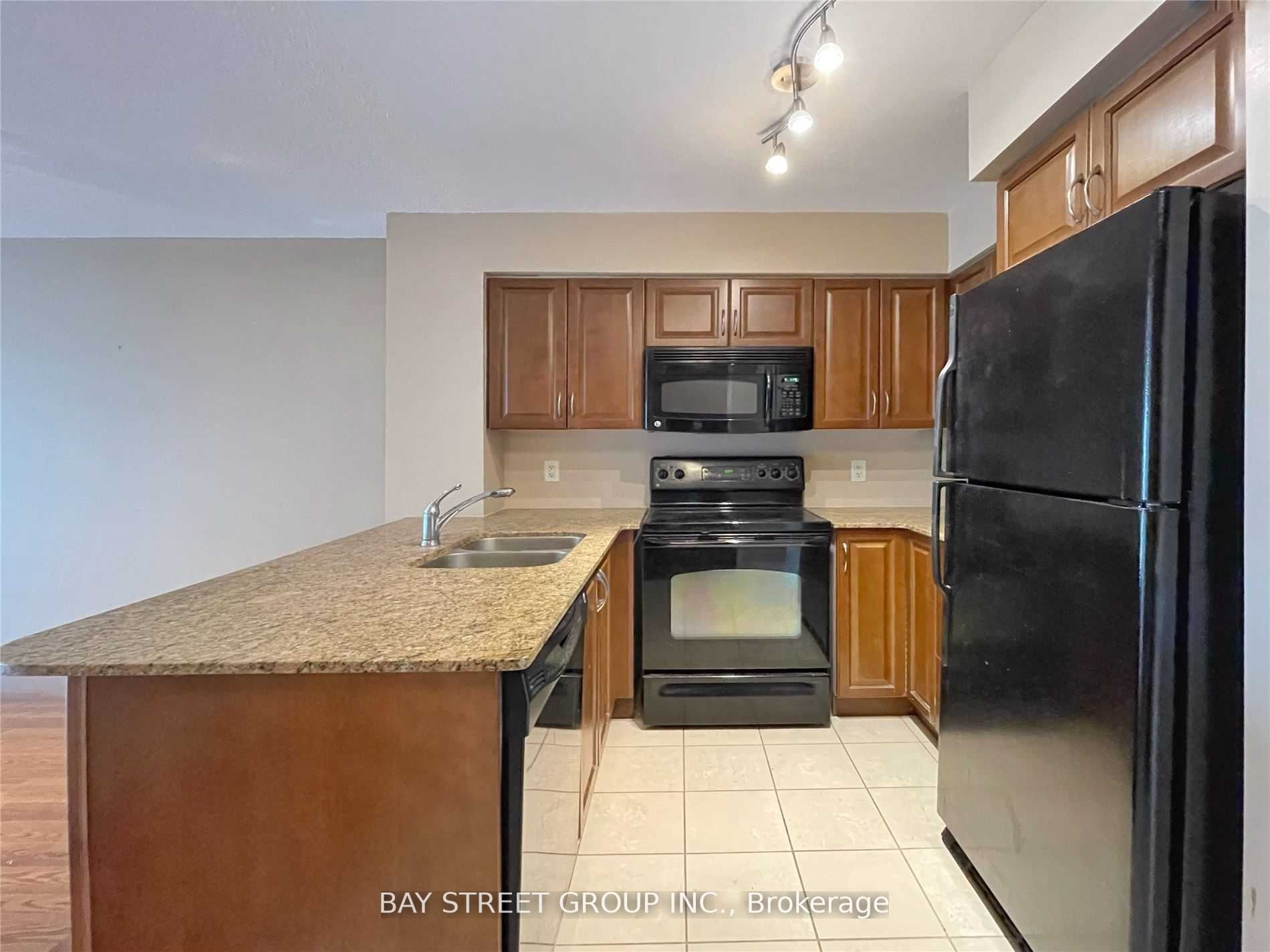 2181 Yonge St, #1406