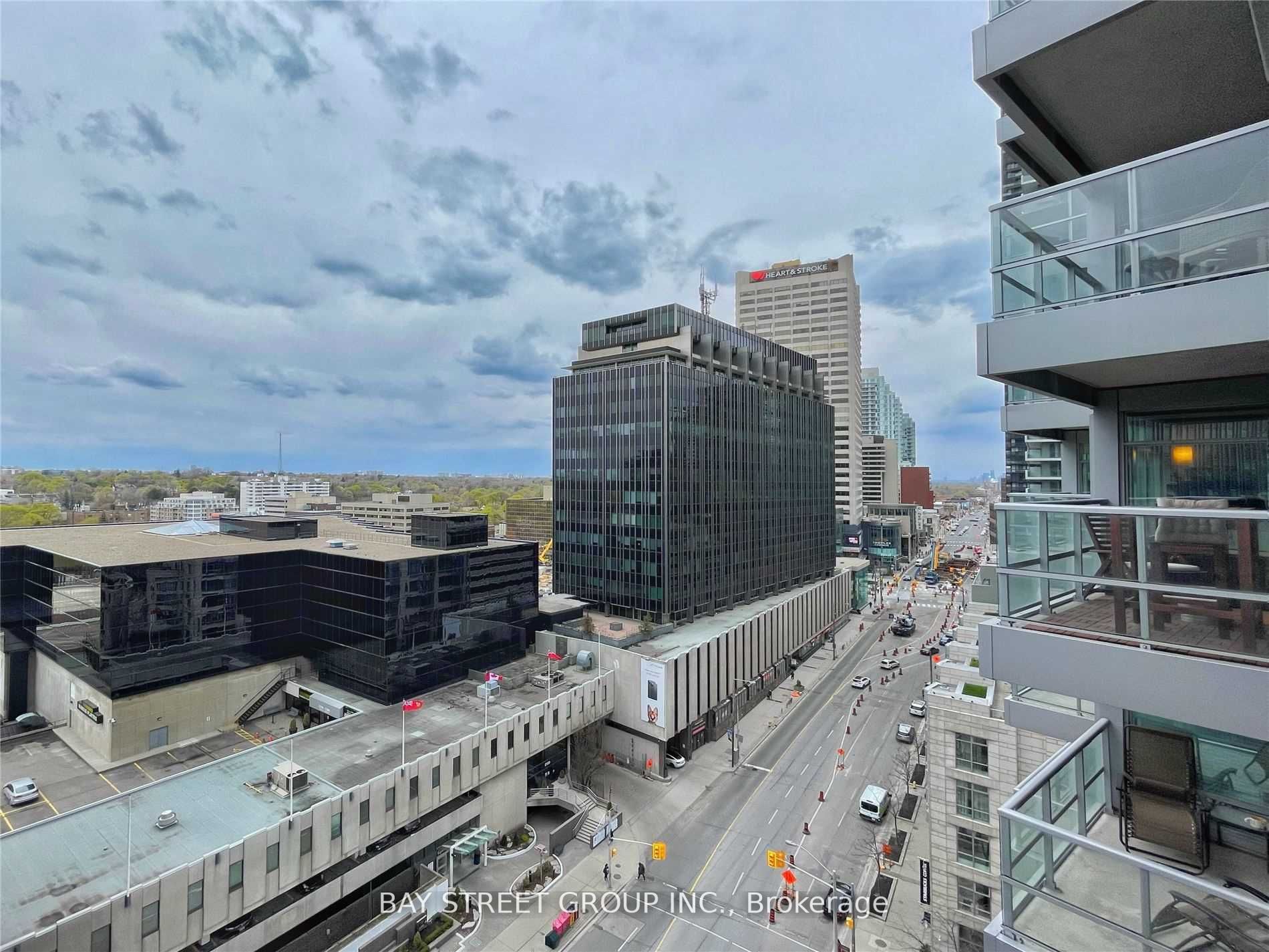 2181 Yonge St, #1406