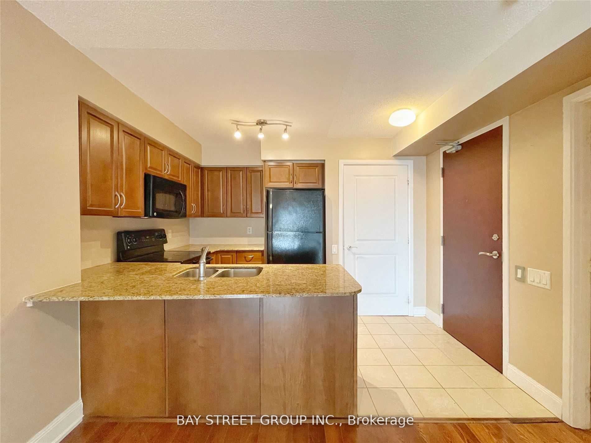 2181 Yonge St, #1406