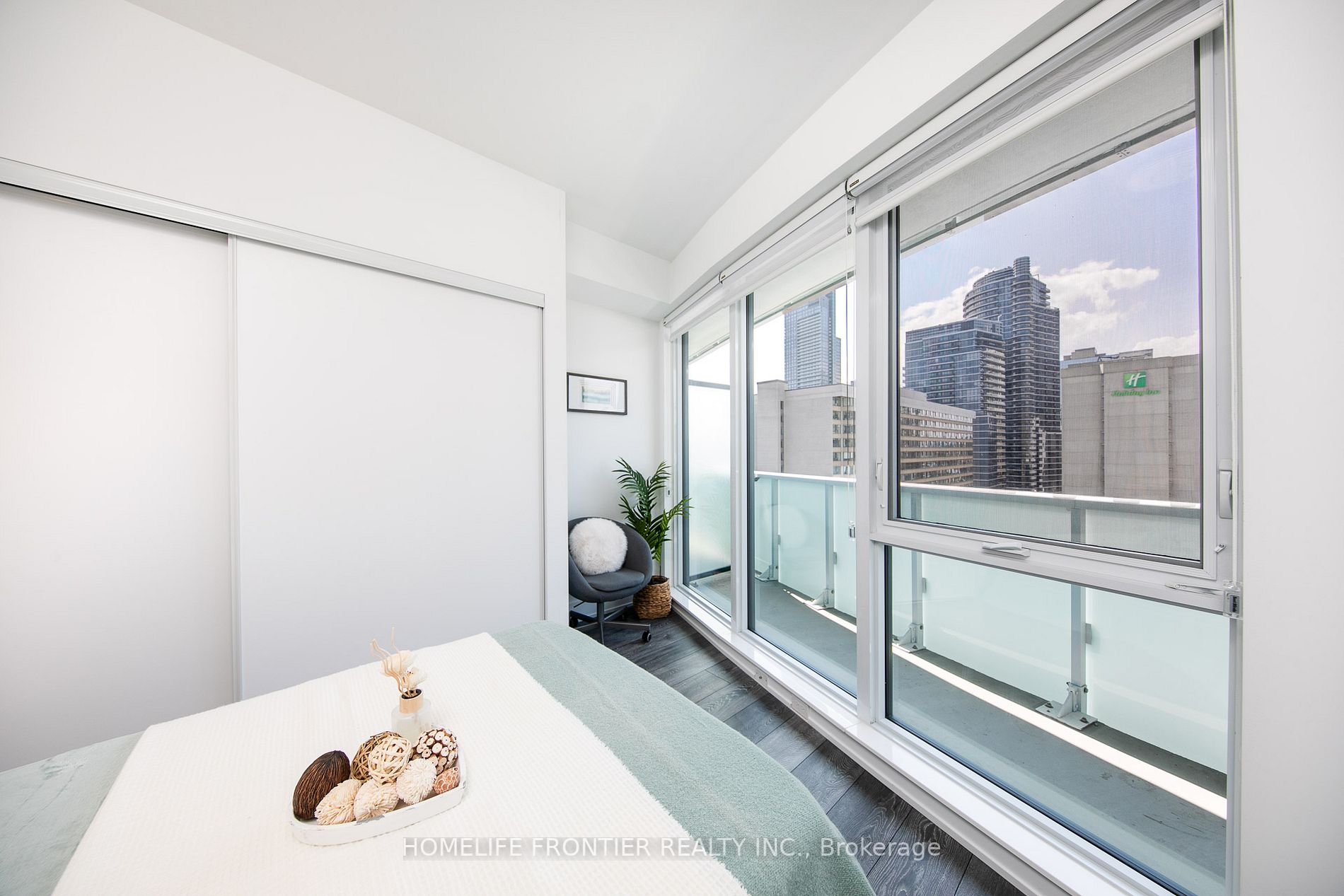 403 Church St, #1503