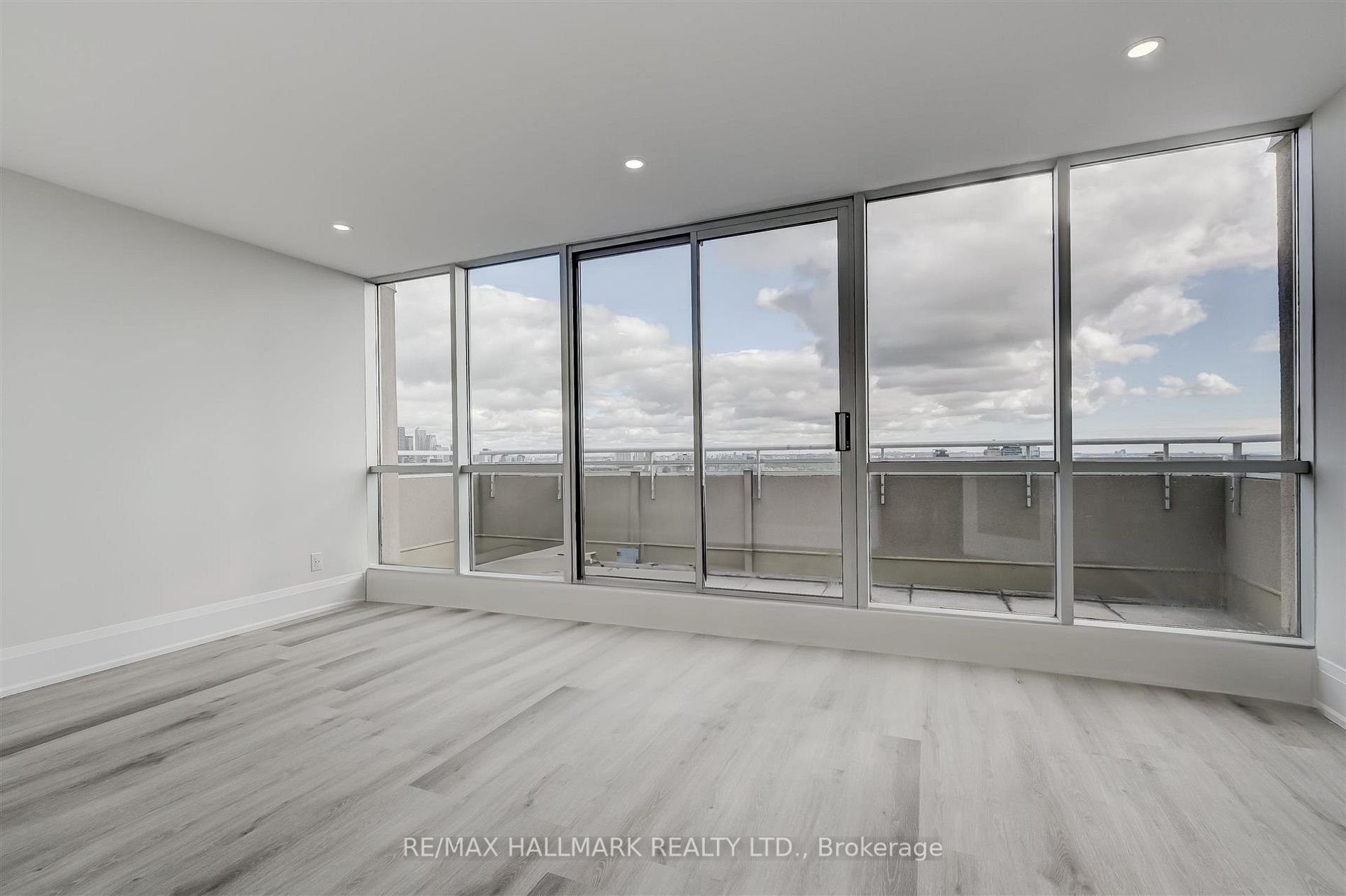 400 Walmer Rd, #Ph5