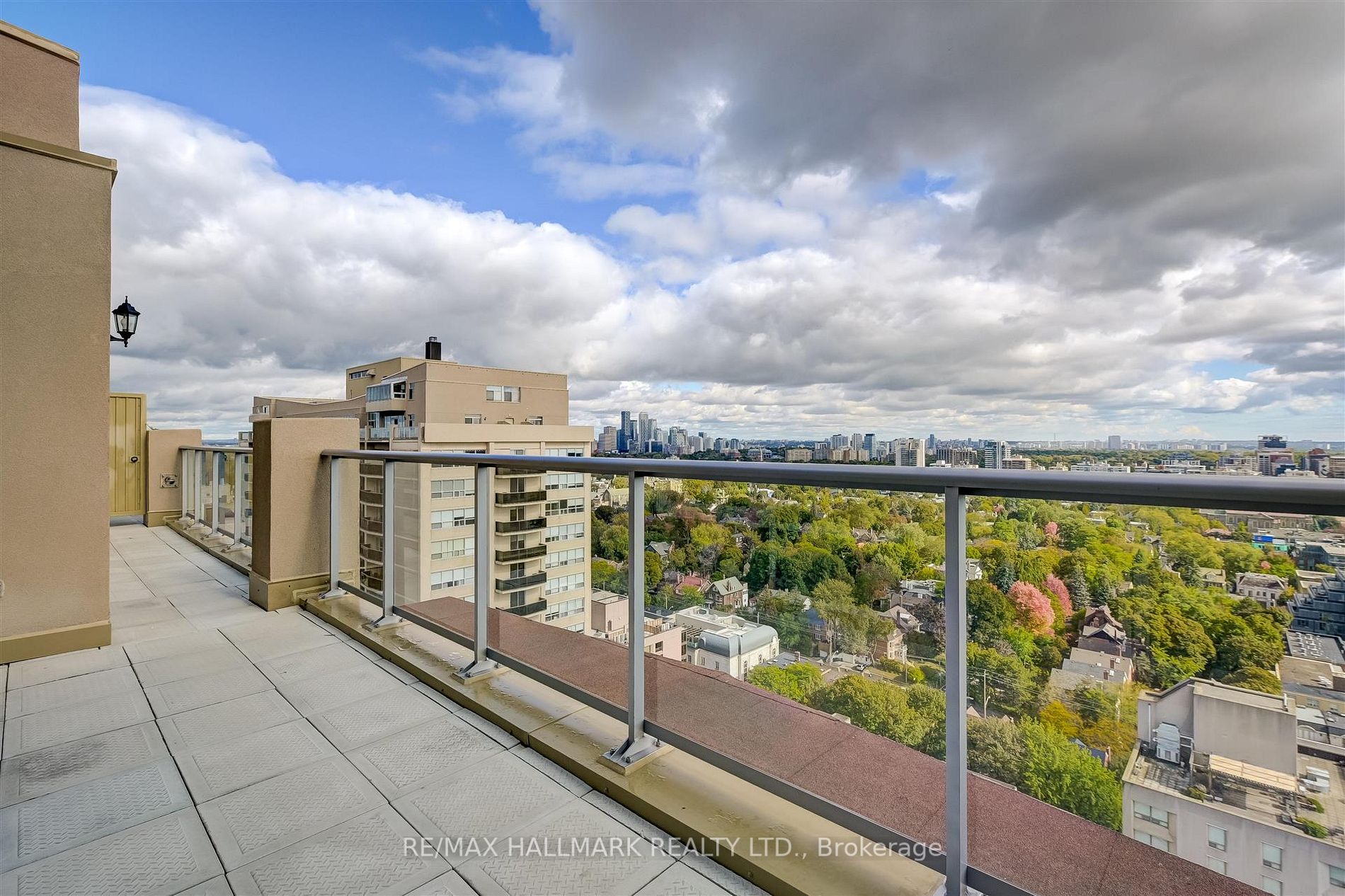 400 Walmer Rd, #Ph5