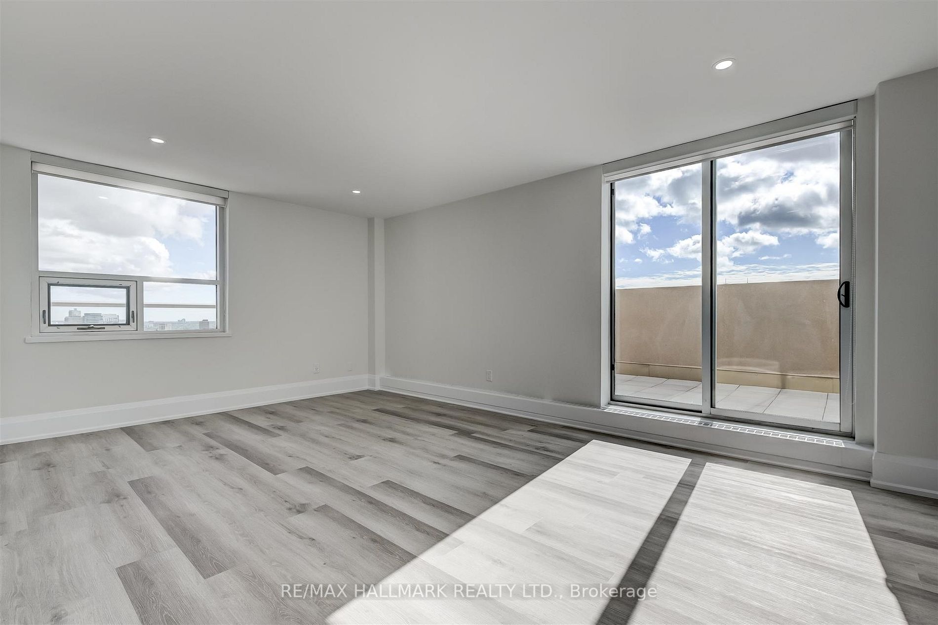 400 Walmer Rd, #Ph5