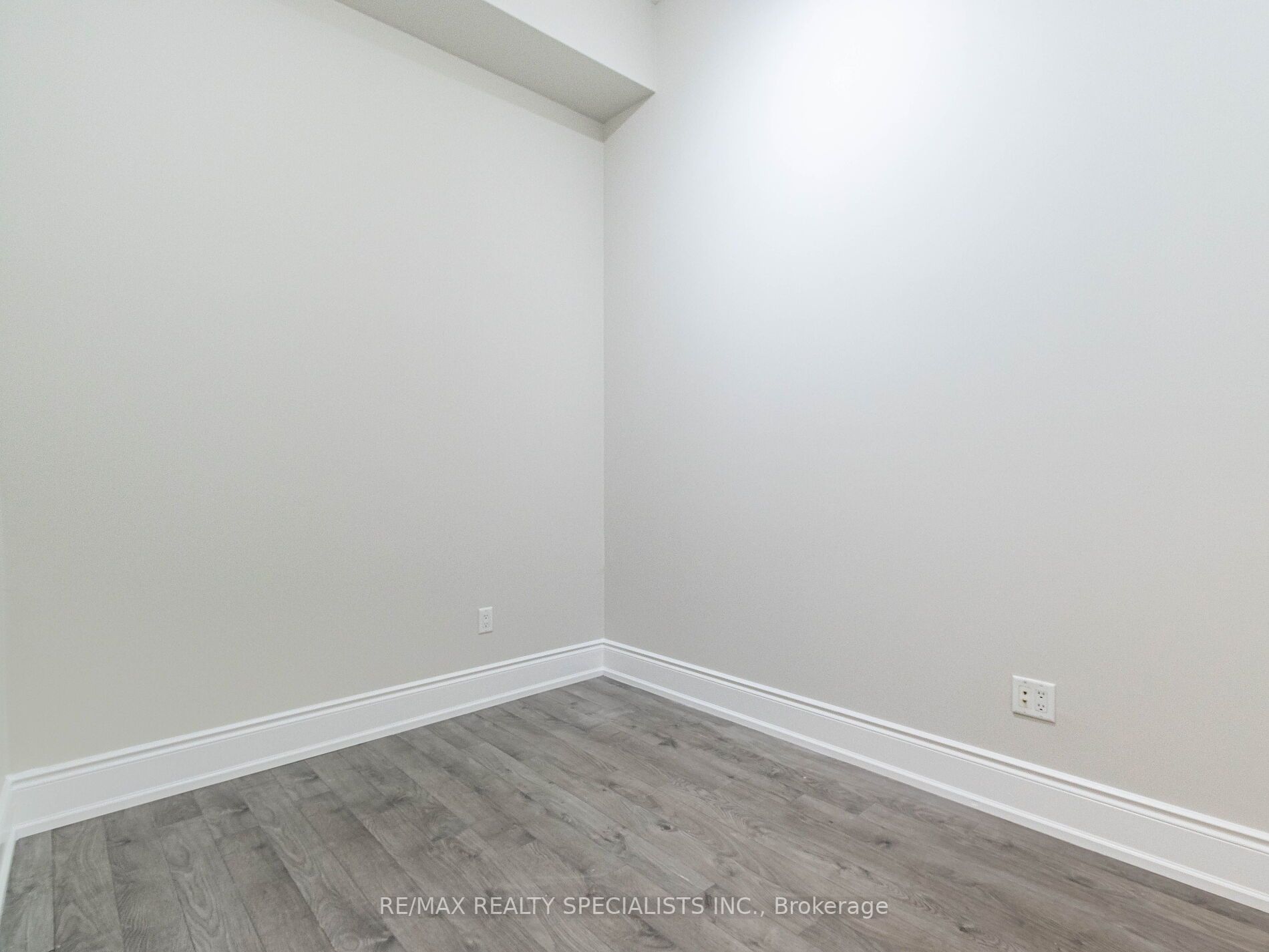 1111 AVENUE Road, #102
