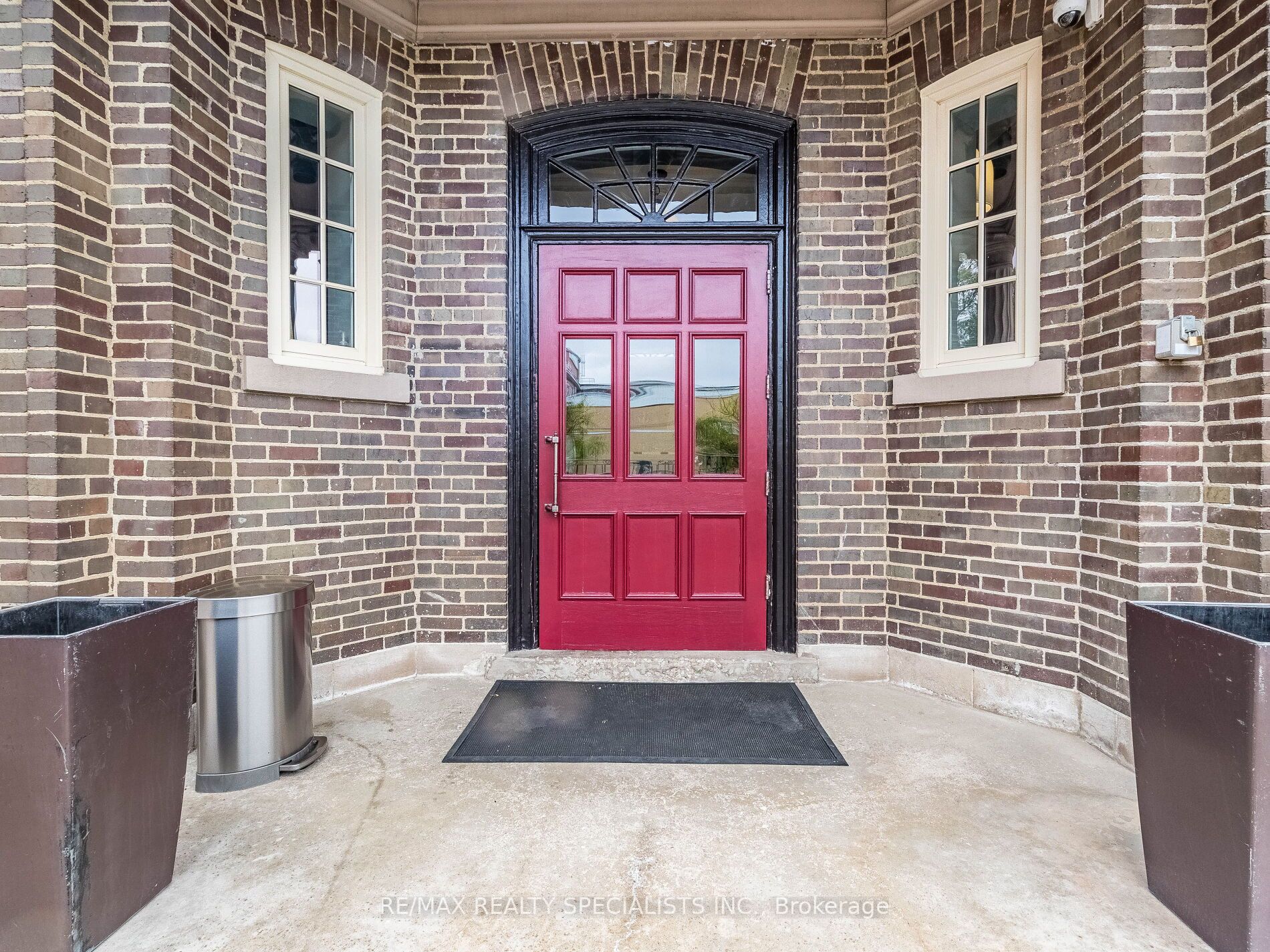 1111 AVENUE Road, #102