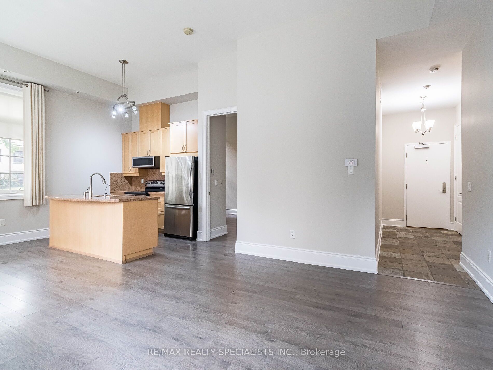 1111 AVENUE Road, #102