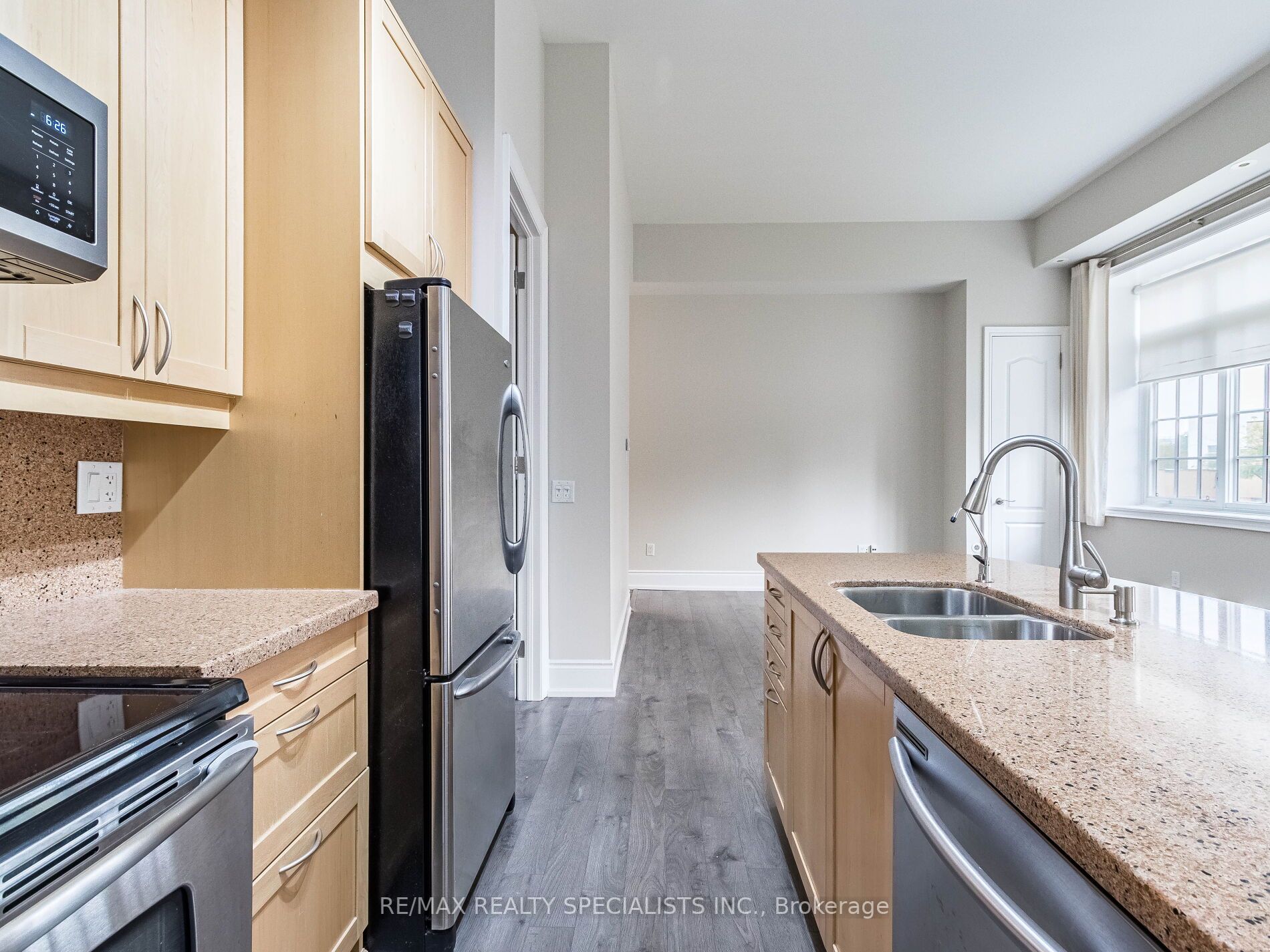 1111 AVENUE Road, #102