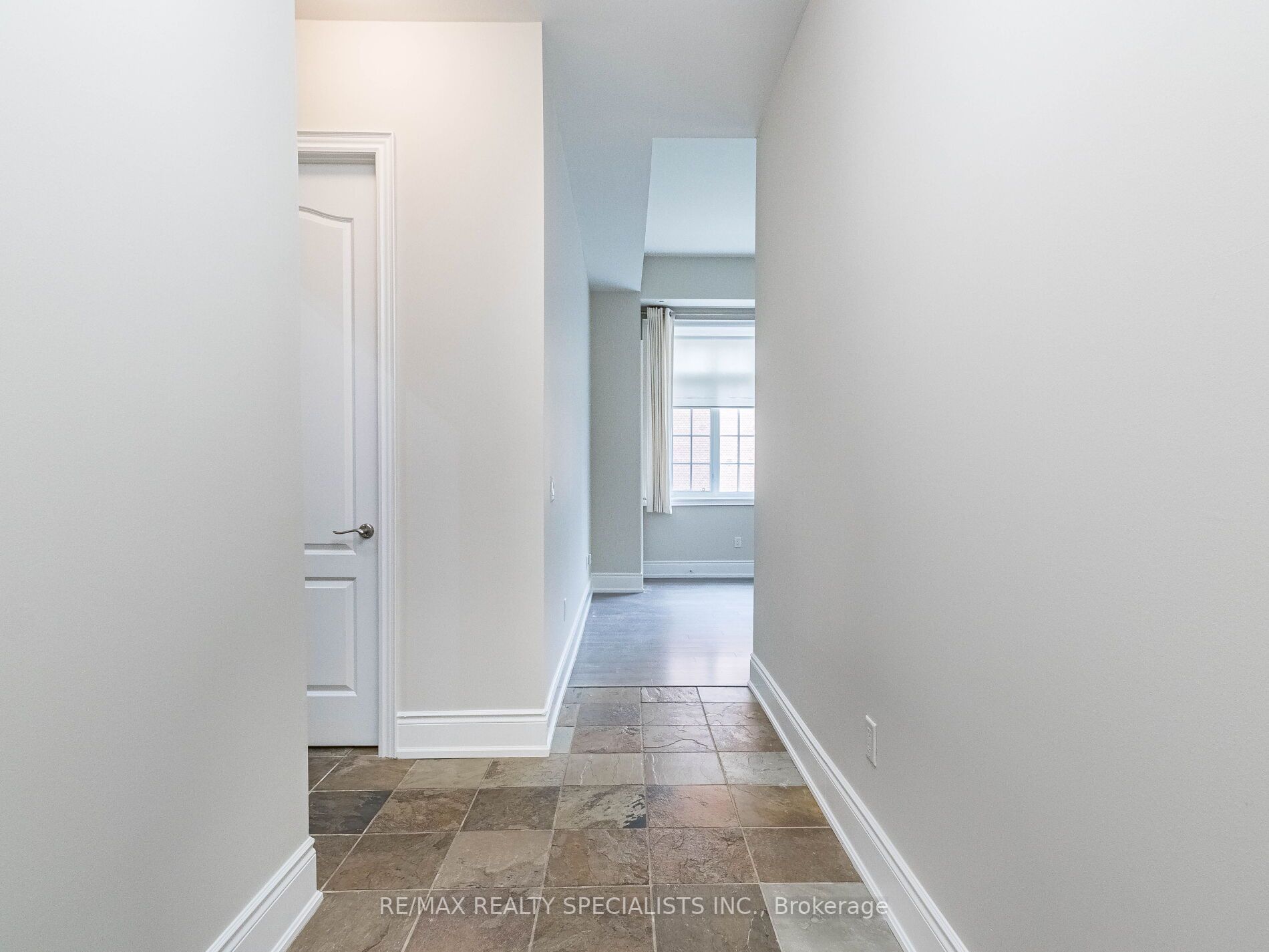 1111 AVENUE Road, #102