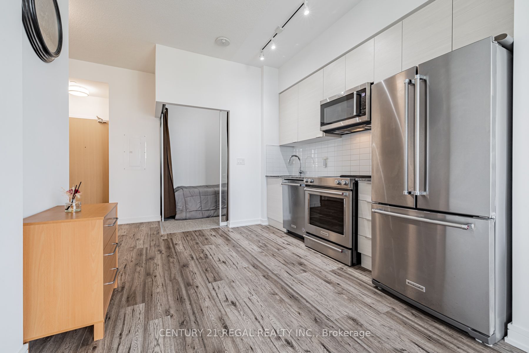 621 Sheppard Ave E, #721