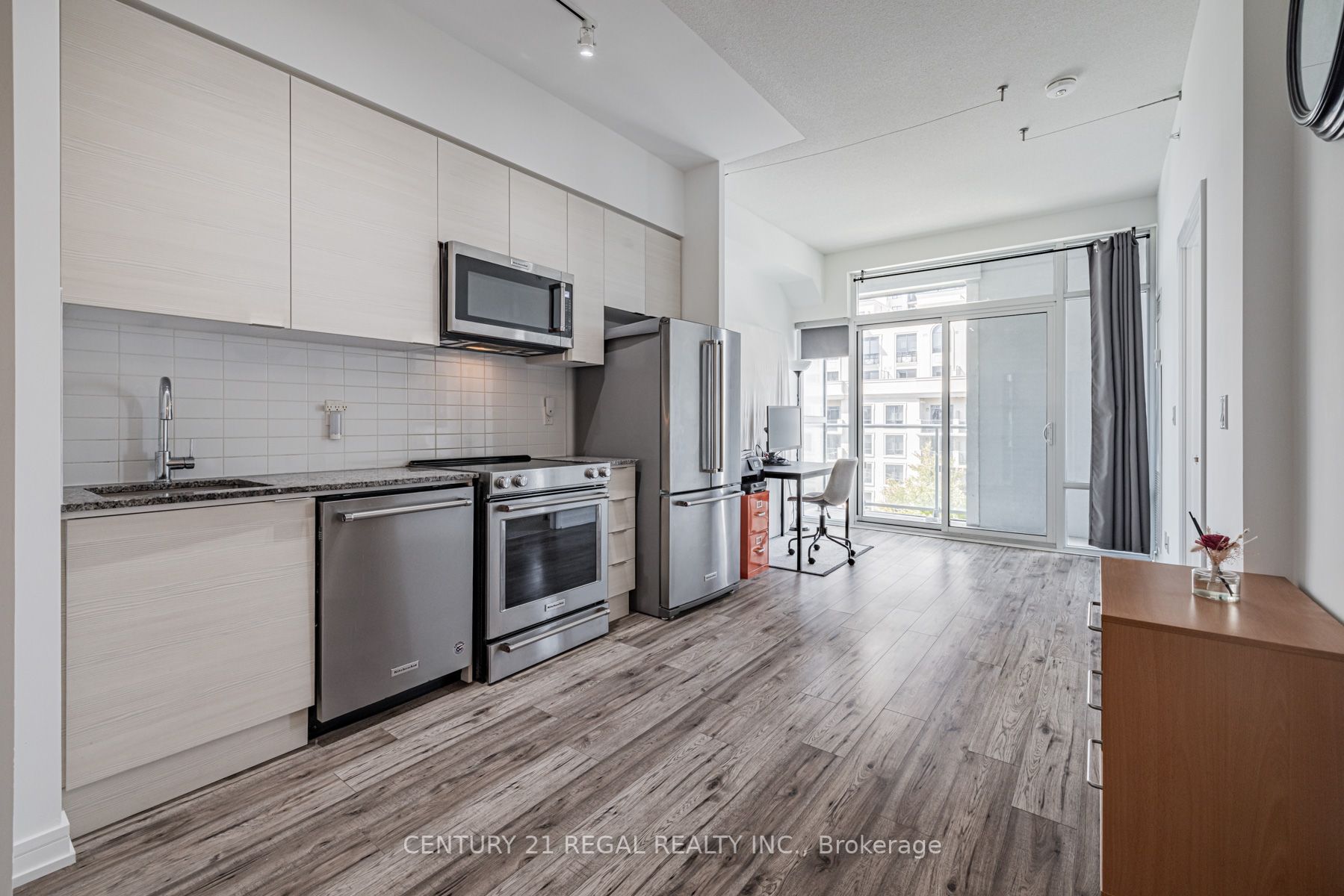 621 Sheppard Ave E, #721