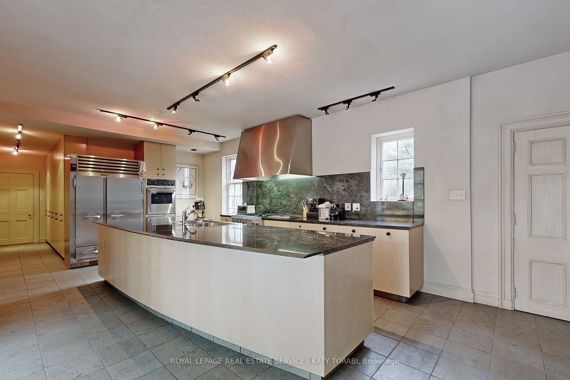 7 Alderbrook Dr