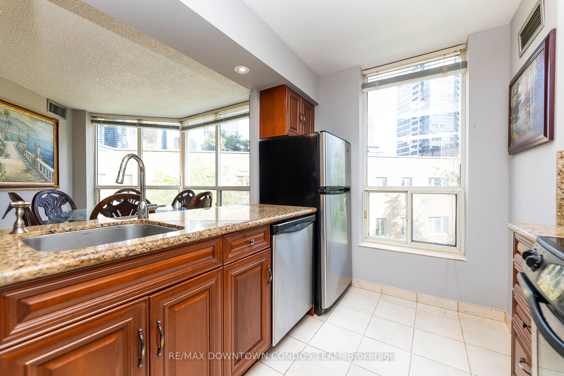 44 St Joseph St, #506