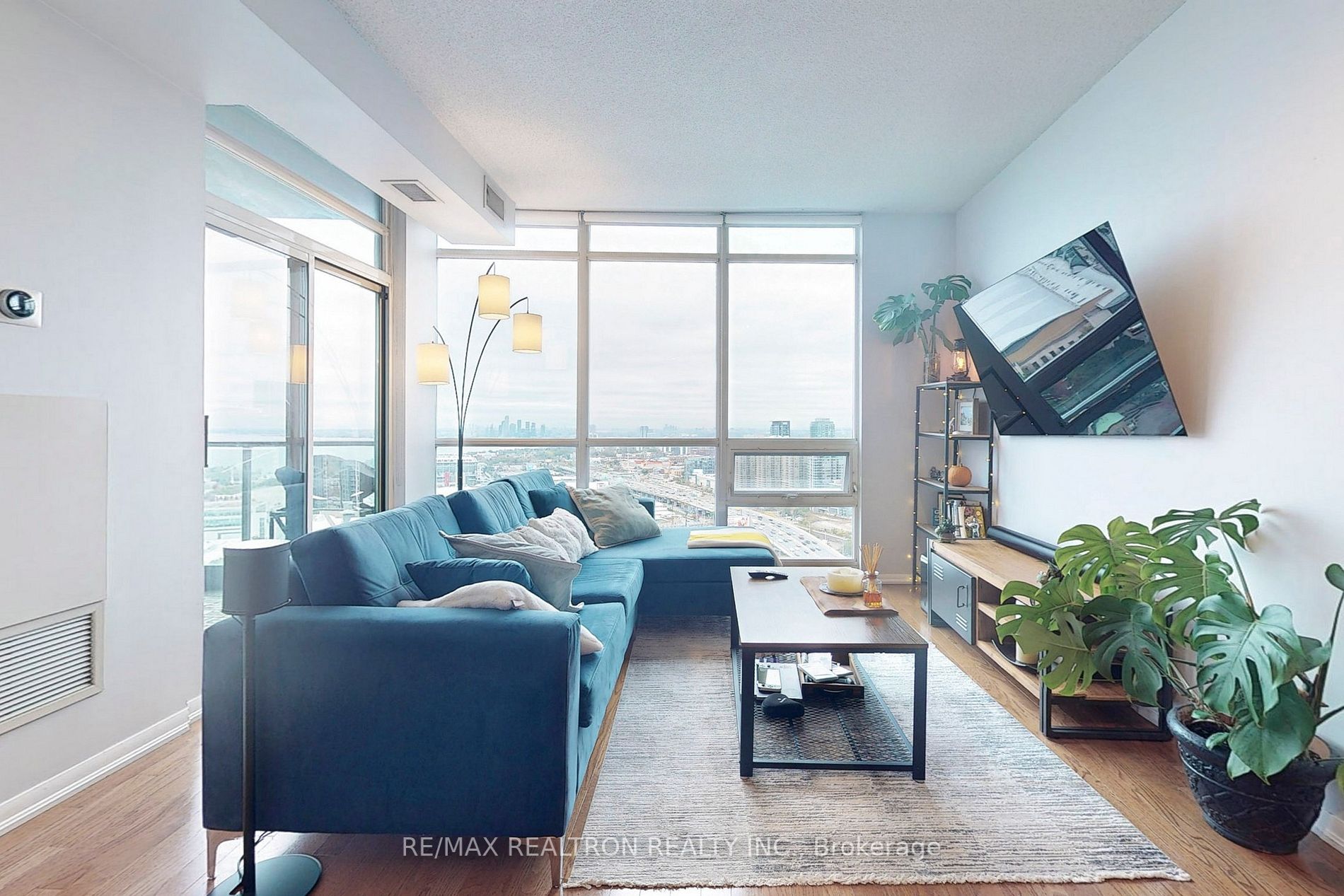 219 Fort York Blvd, #3411