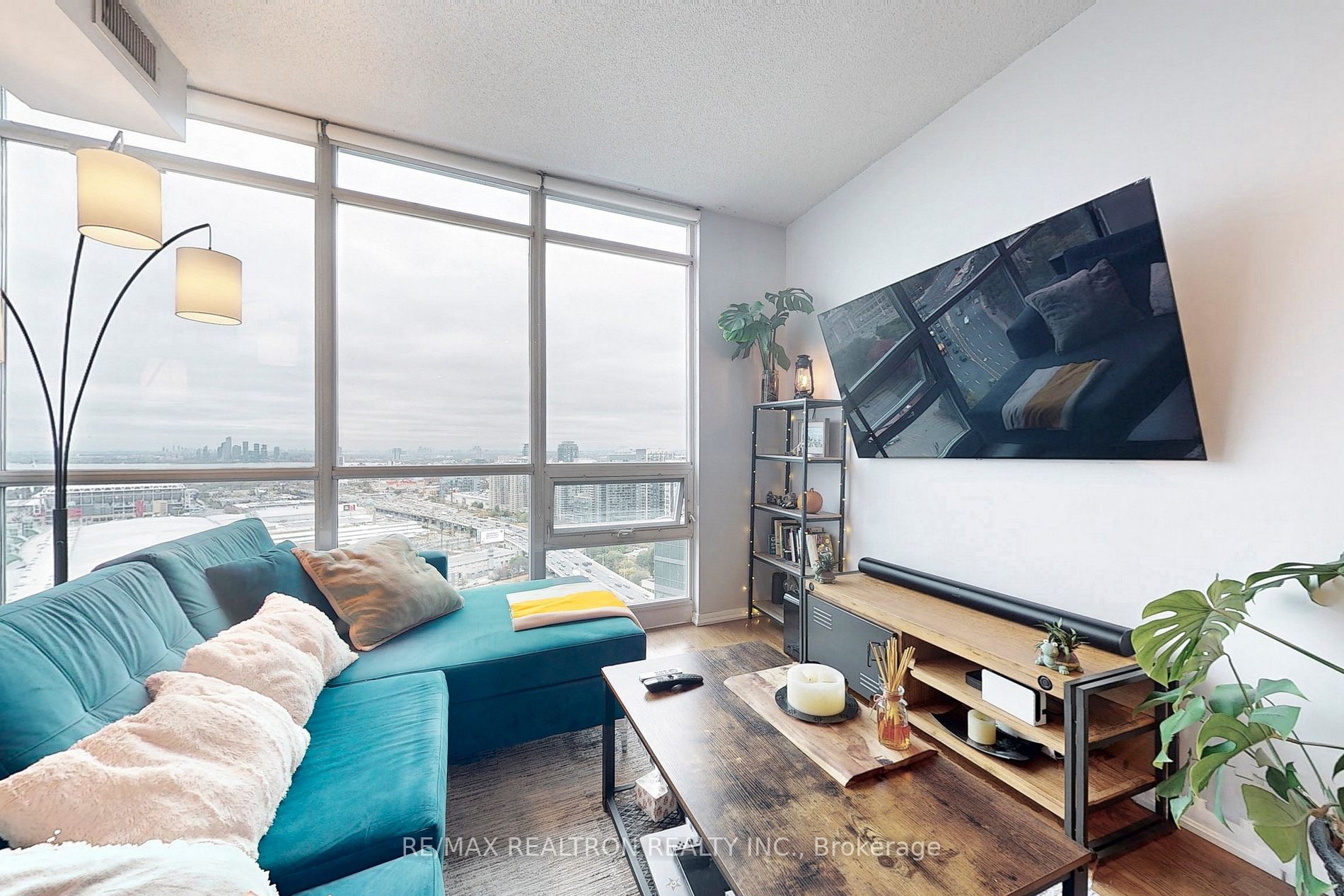 219 Fort York Blvd, #3411