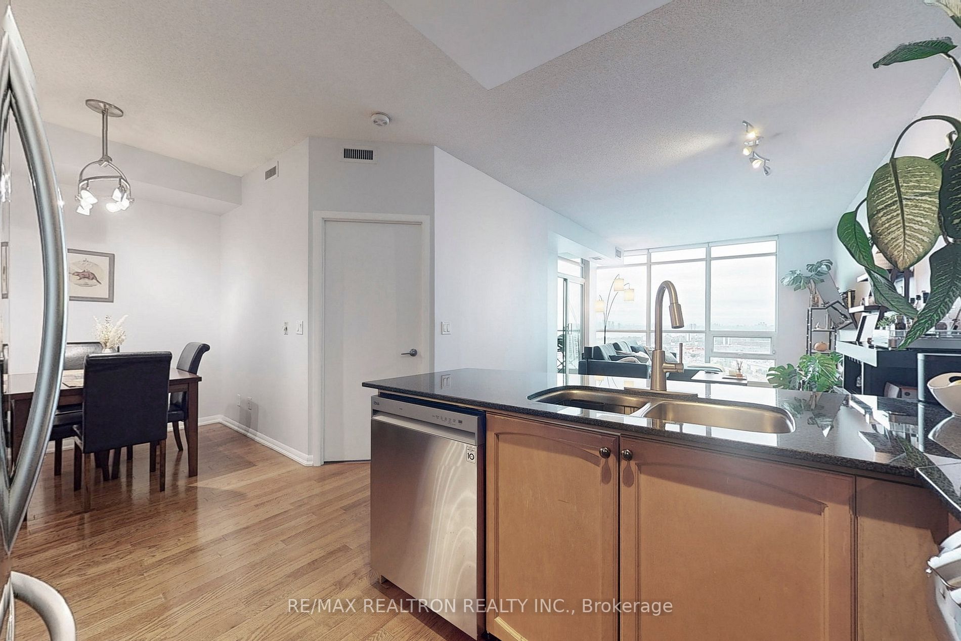 219 Fort York Blvd, #3411