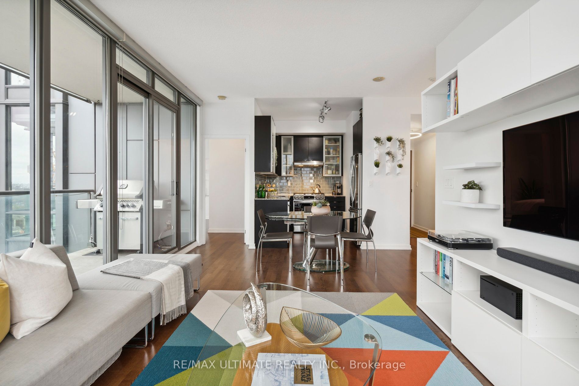 33 Lombard St, #3402