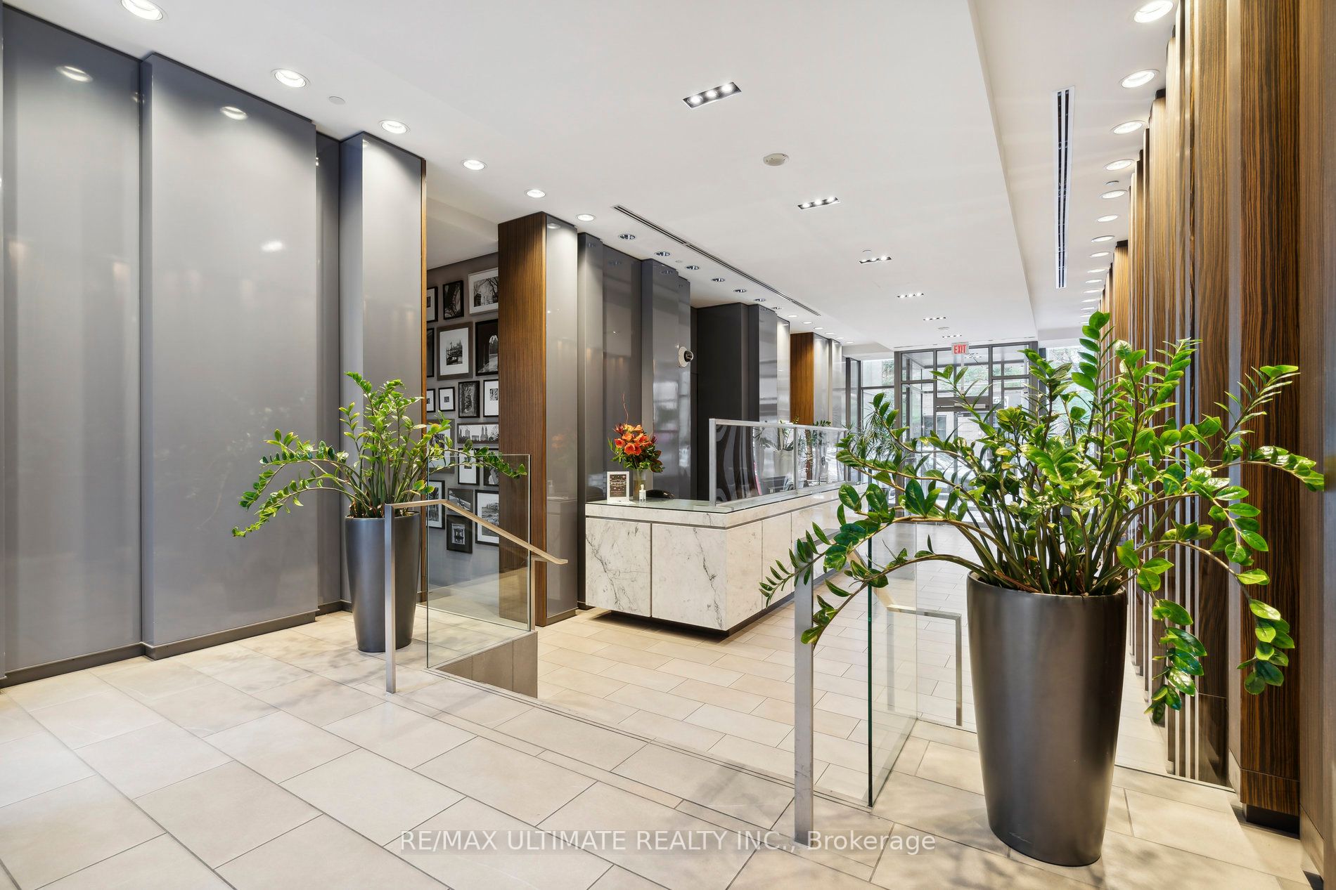 33 Lombard St, #3402