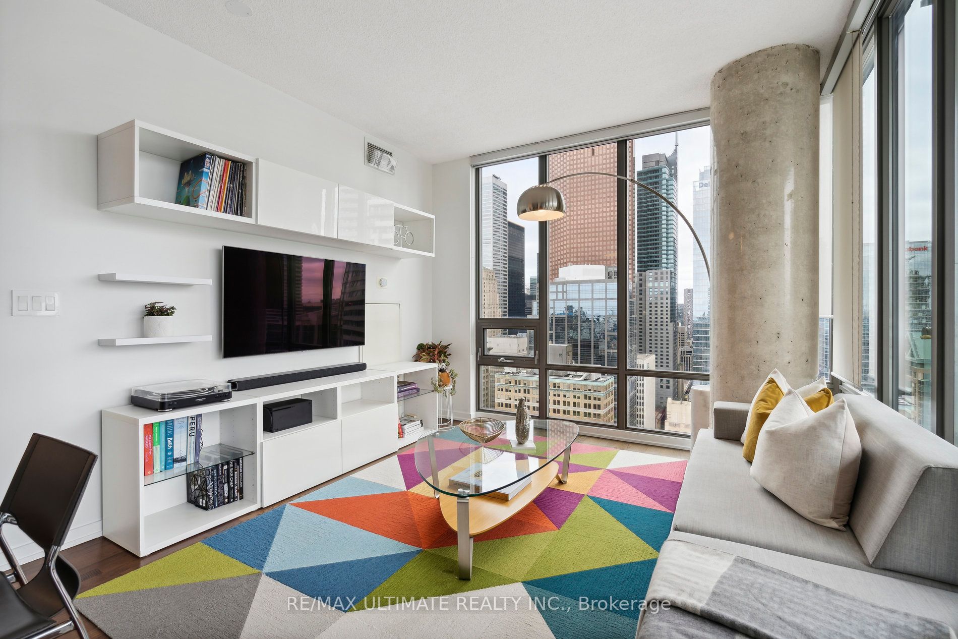 33 Lombard St, #3402