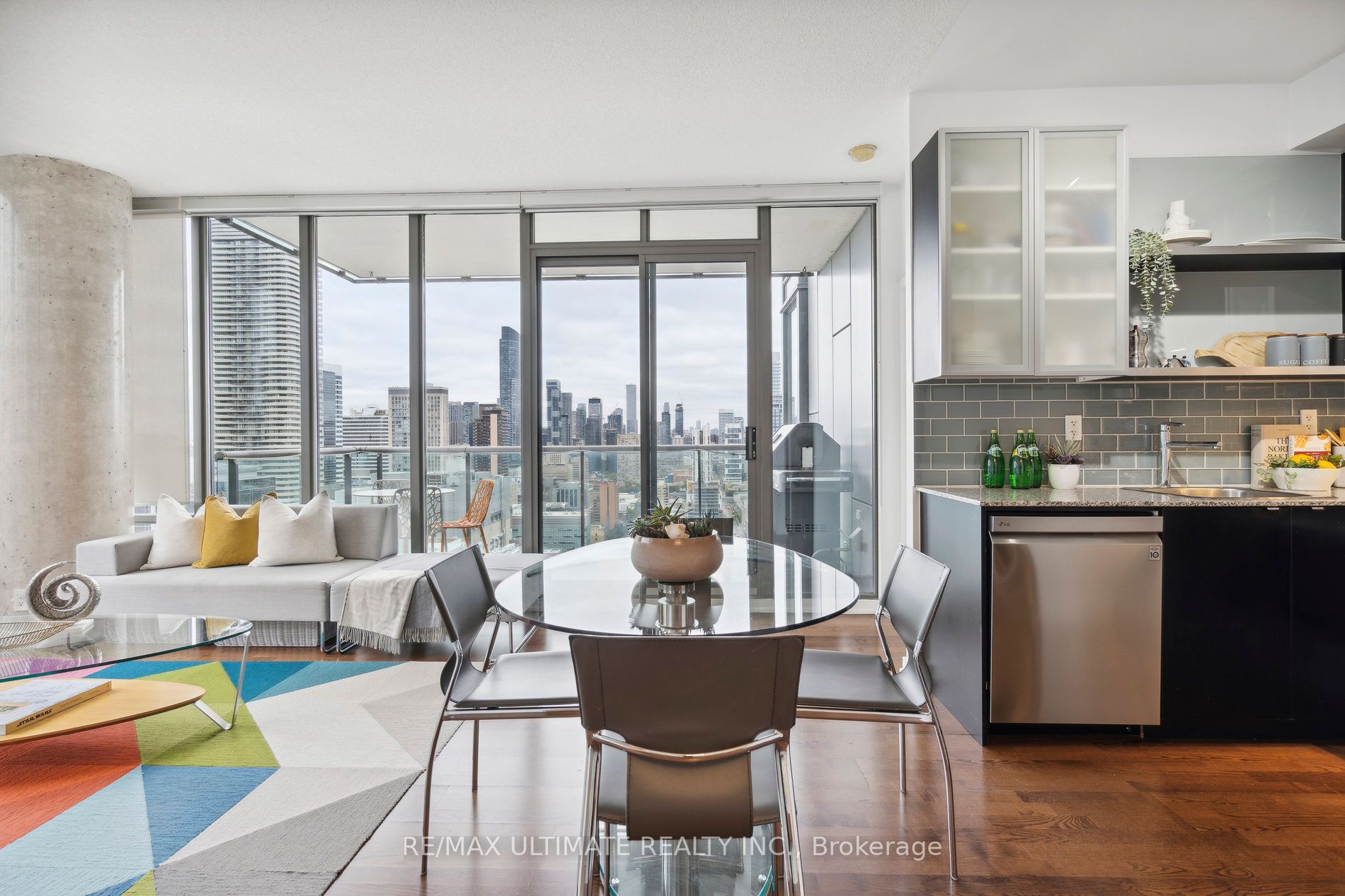 33 Lombard St, #3402