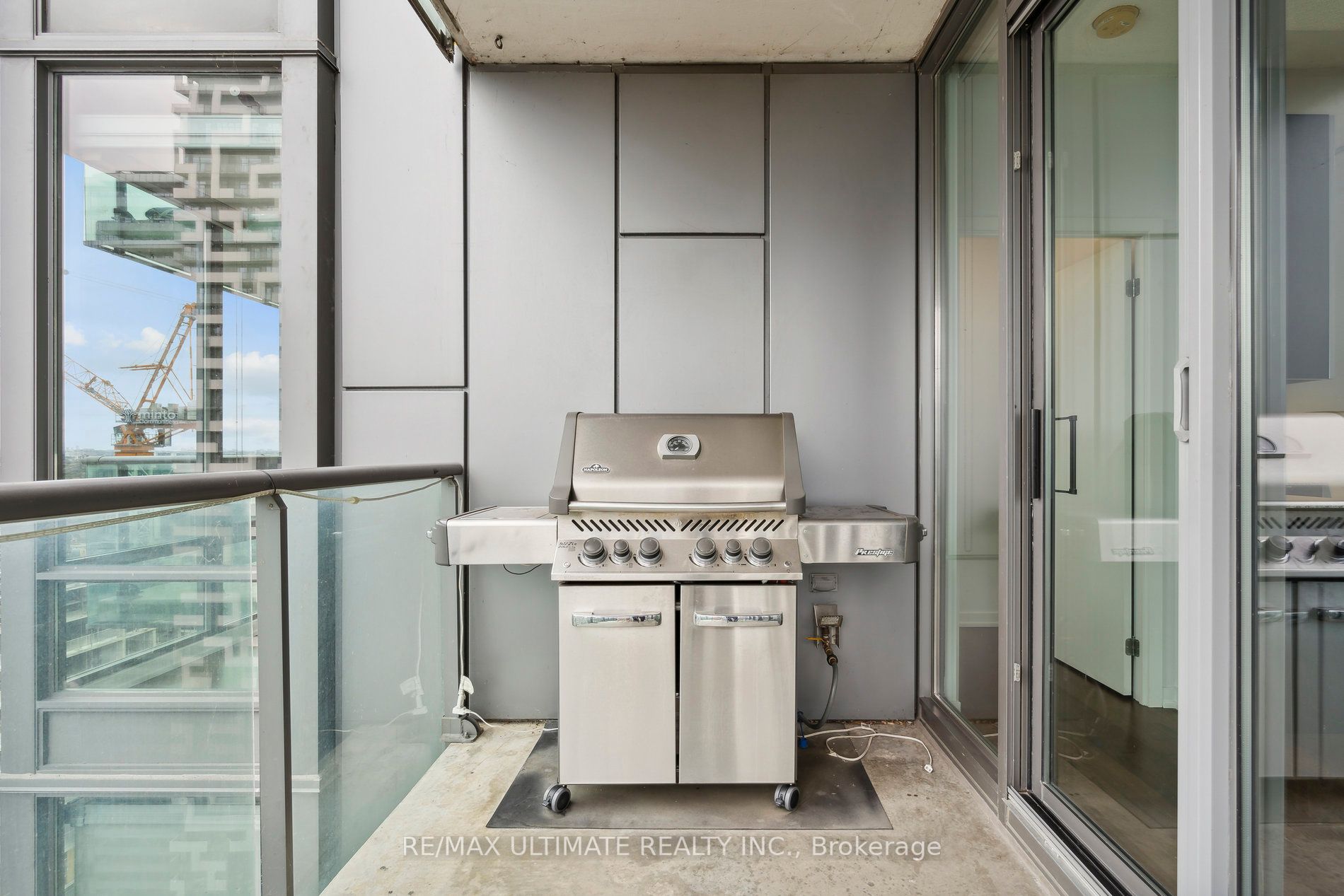 33 Lombard St, #3402