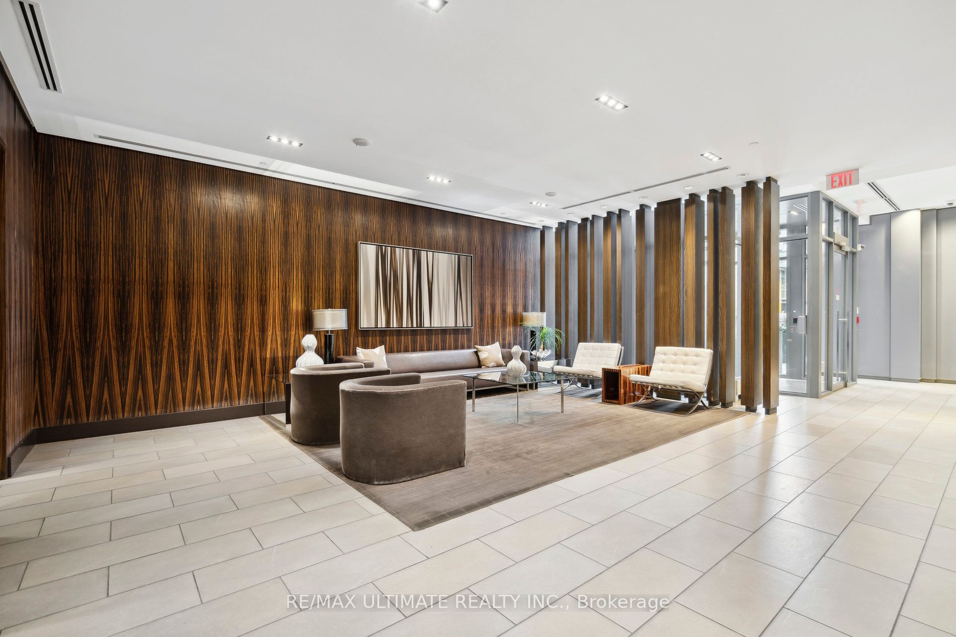 33 Lombard St, #3402