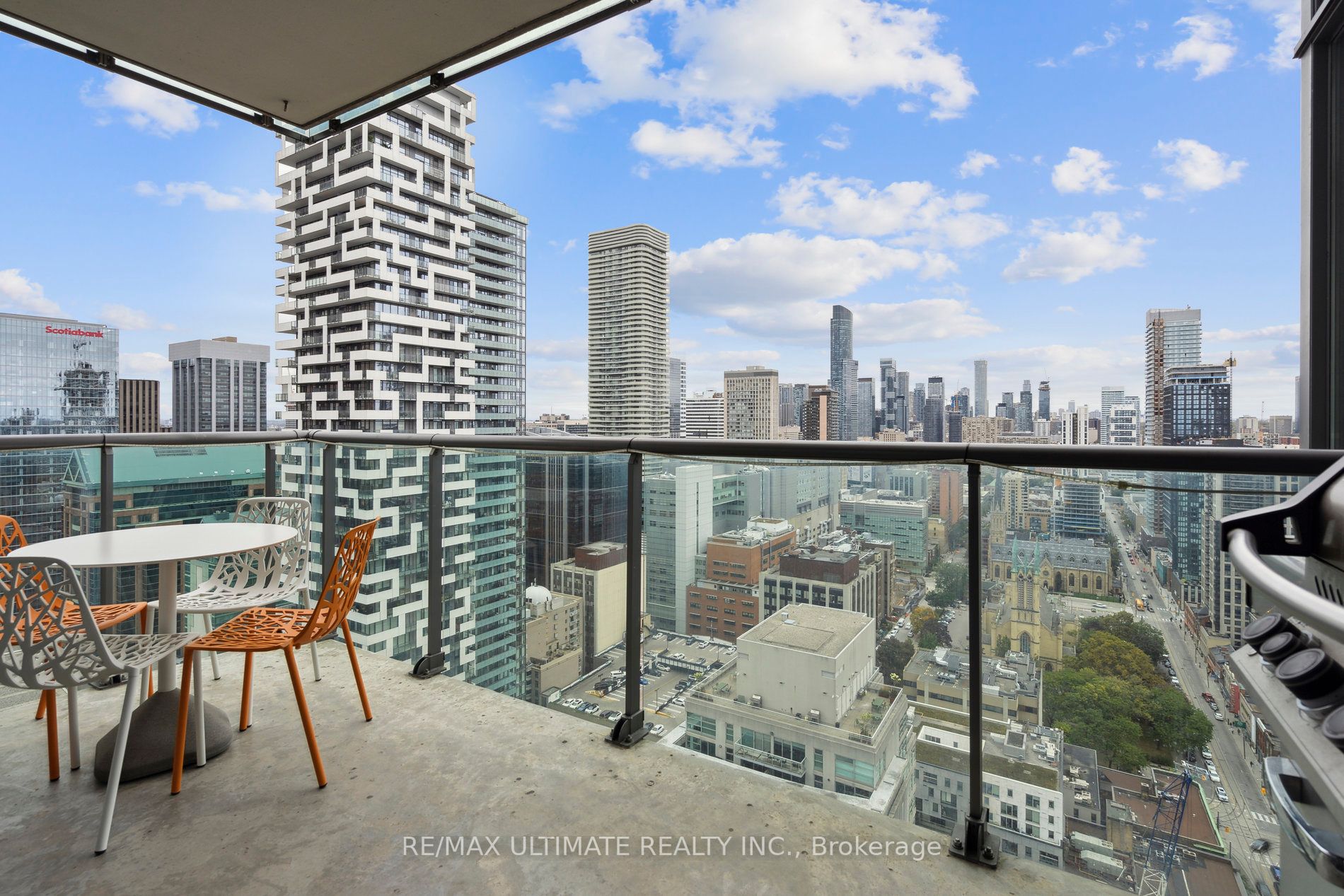 33 Lombard St, #3402