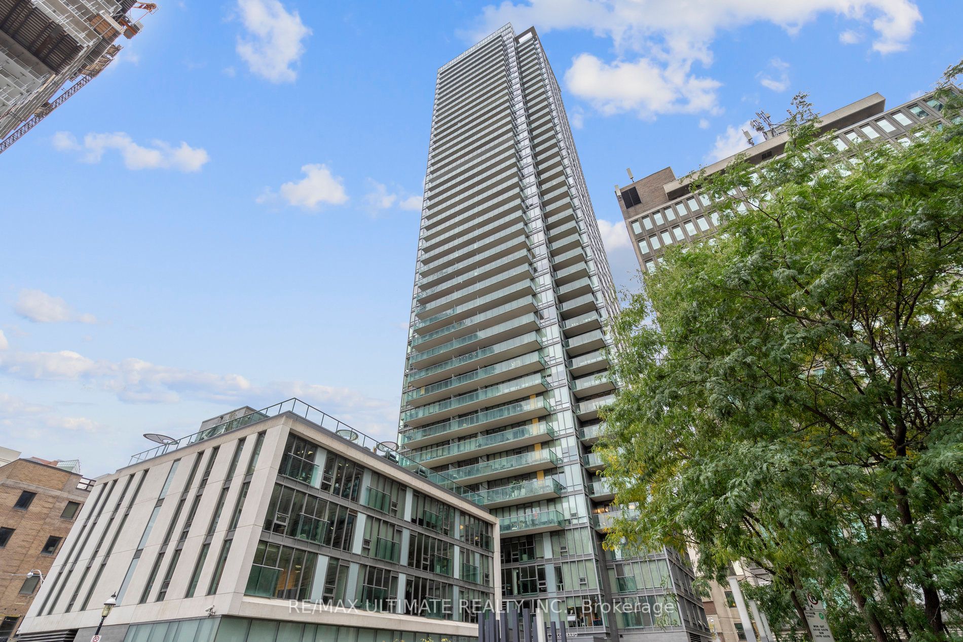 33 Lombard St, #3402