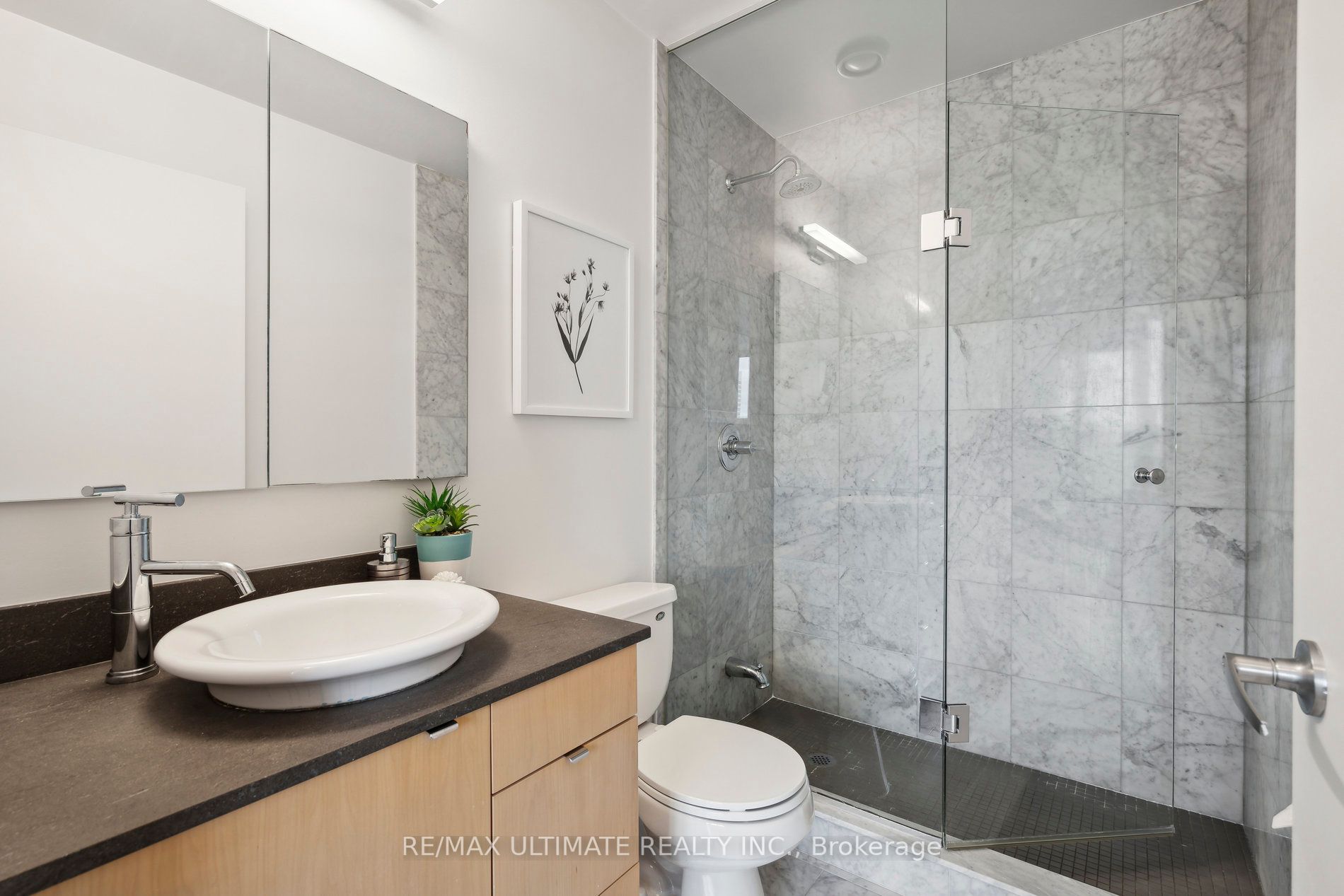 33 Lombard St, #3402