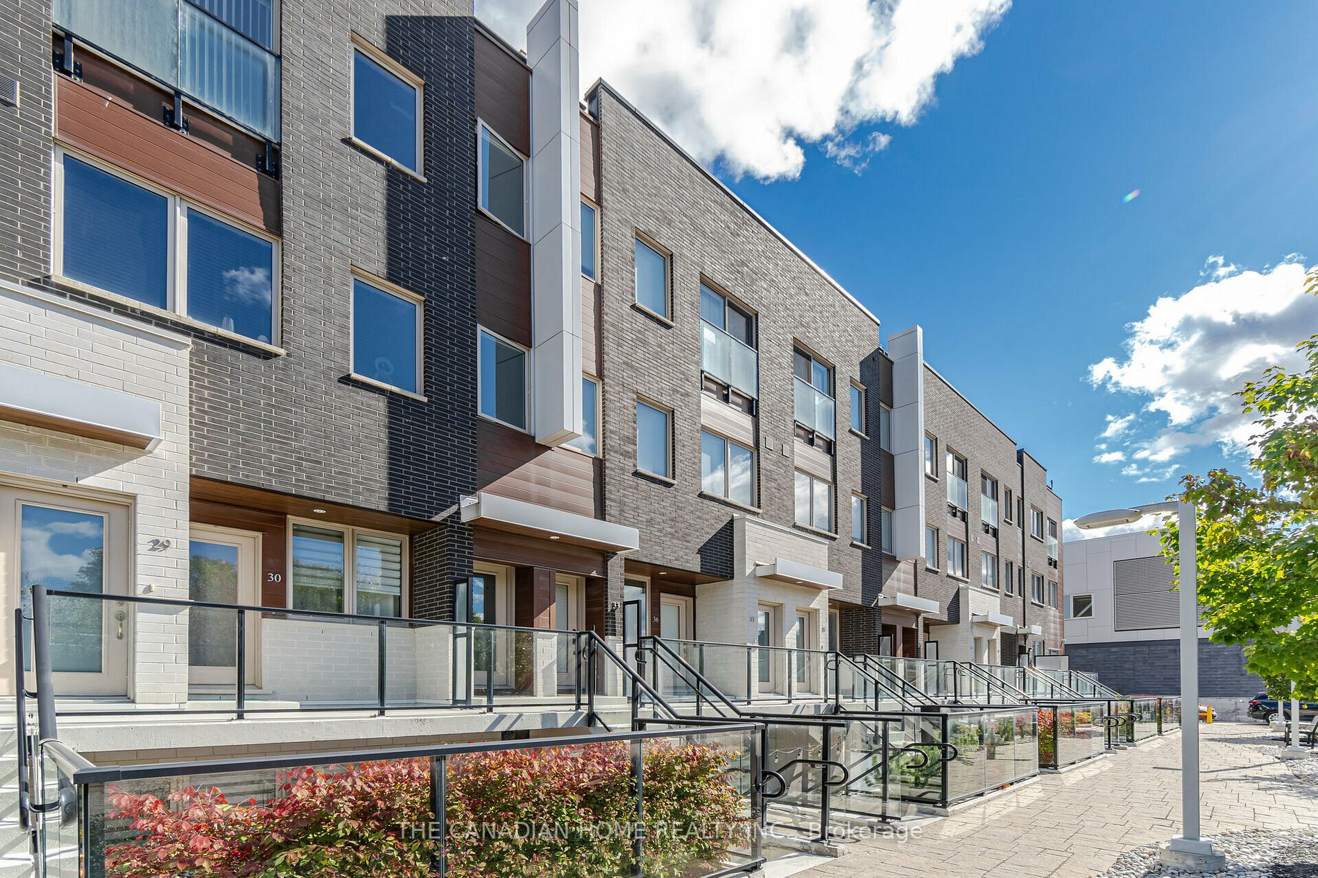 780 Sheppard Ave E, #31