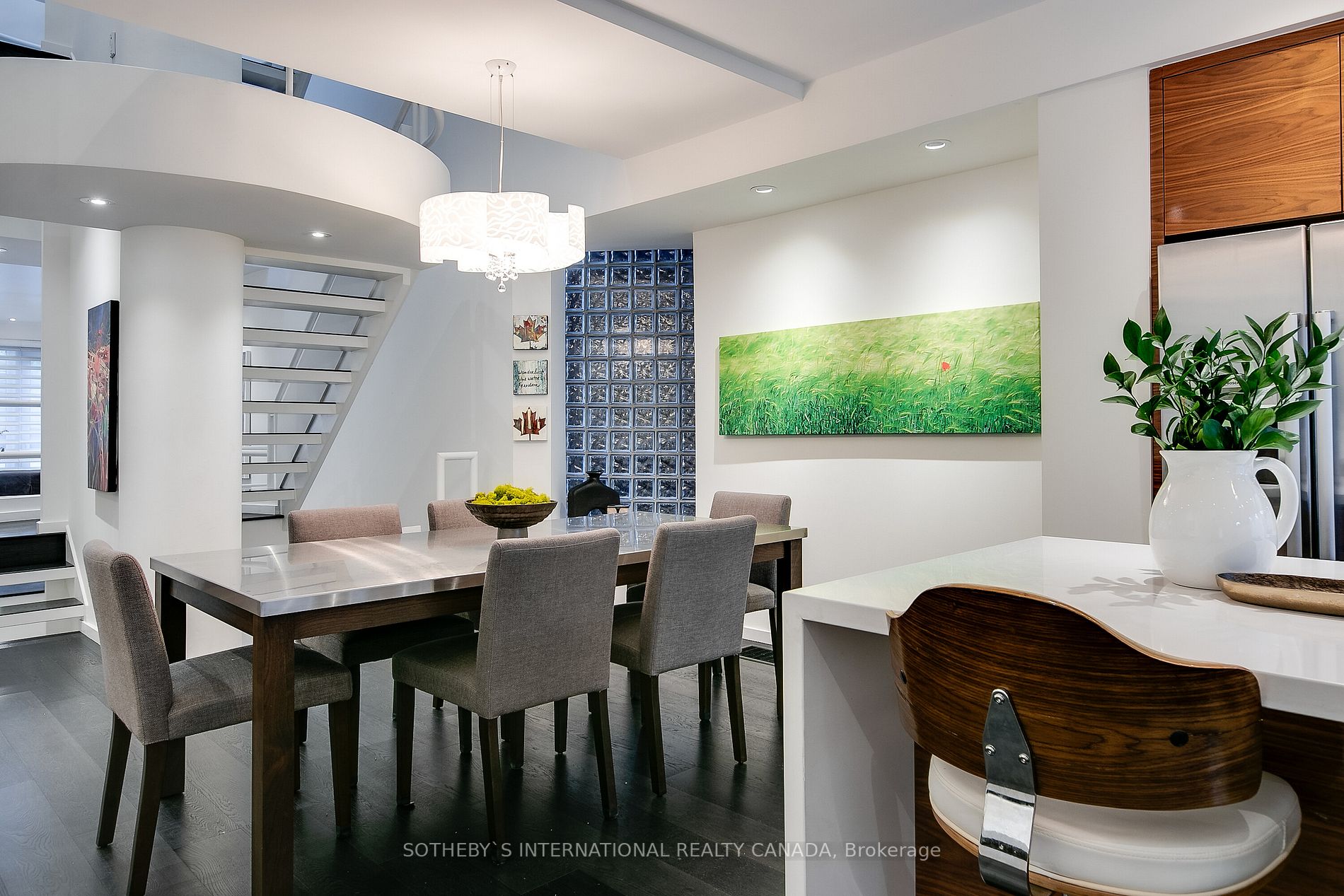 125 Seaton St