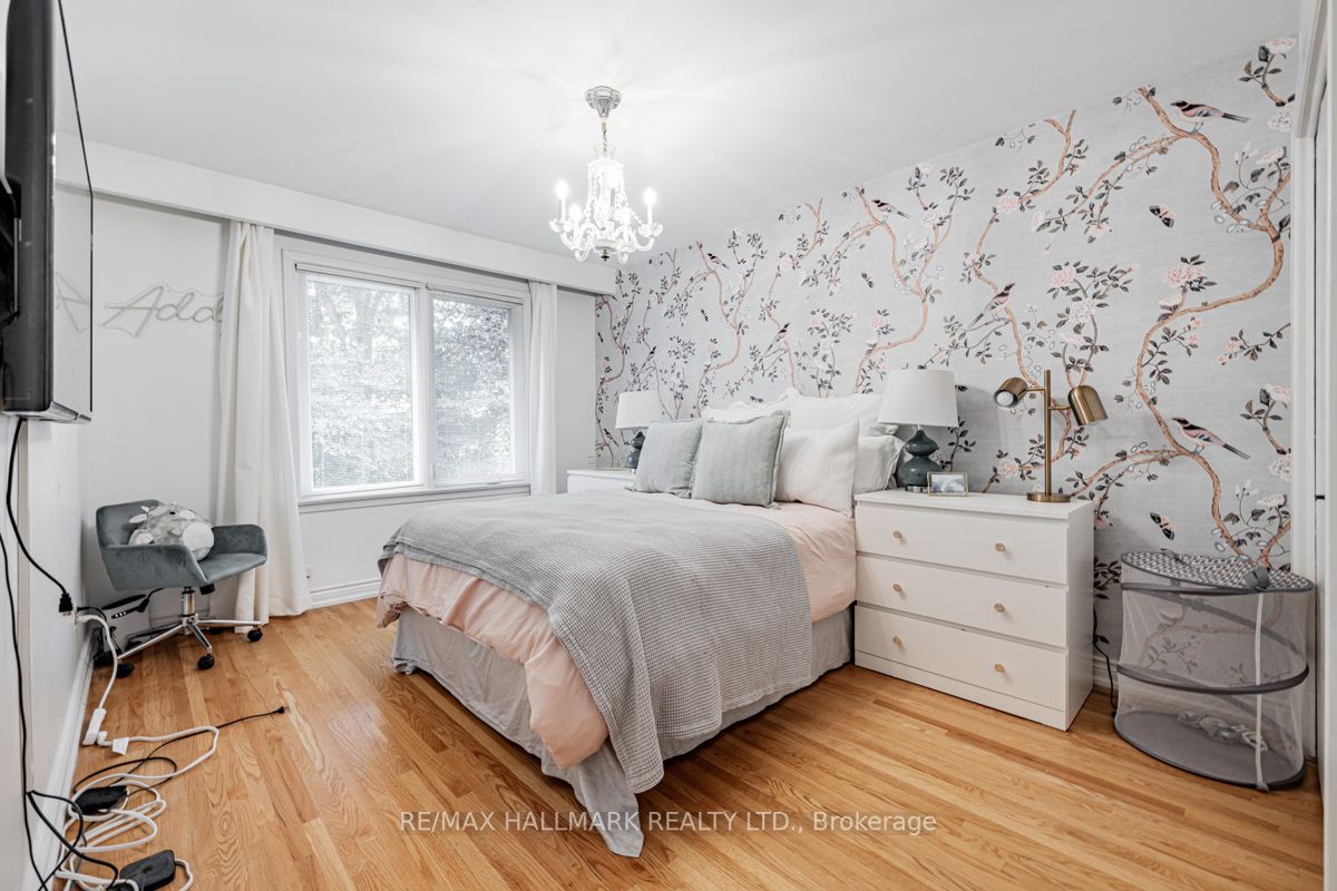 24 Cedar Springs Grve