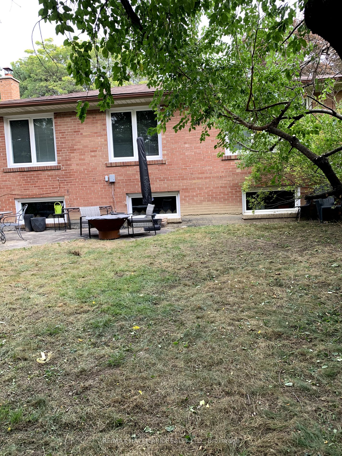24 Cedar Springs Grve