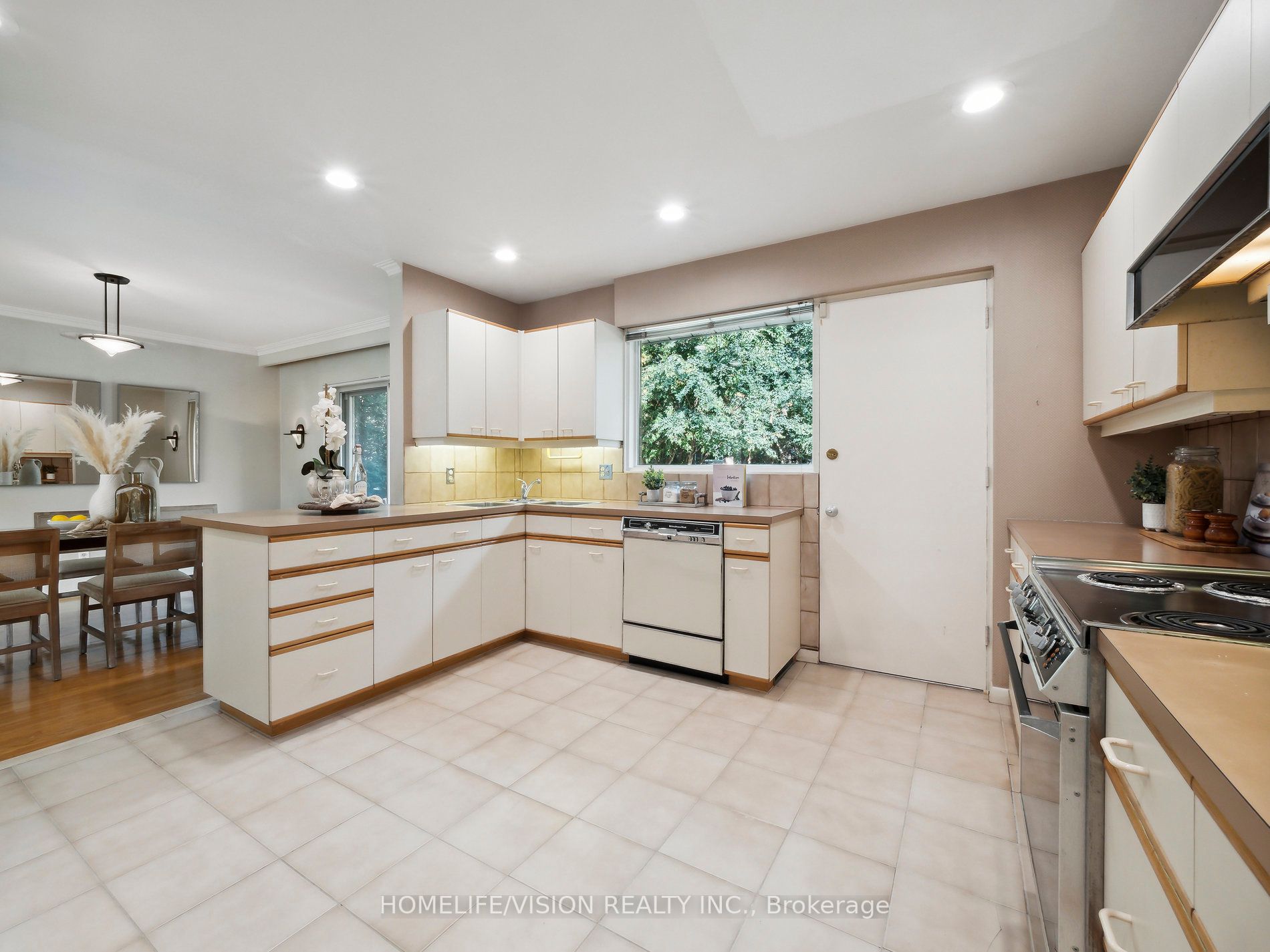 29 Parmbelle Cres