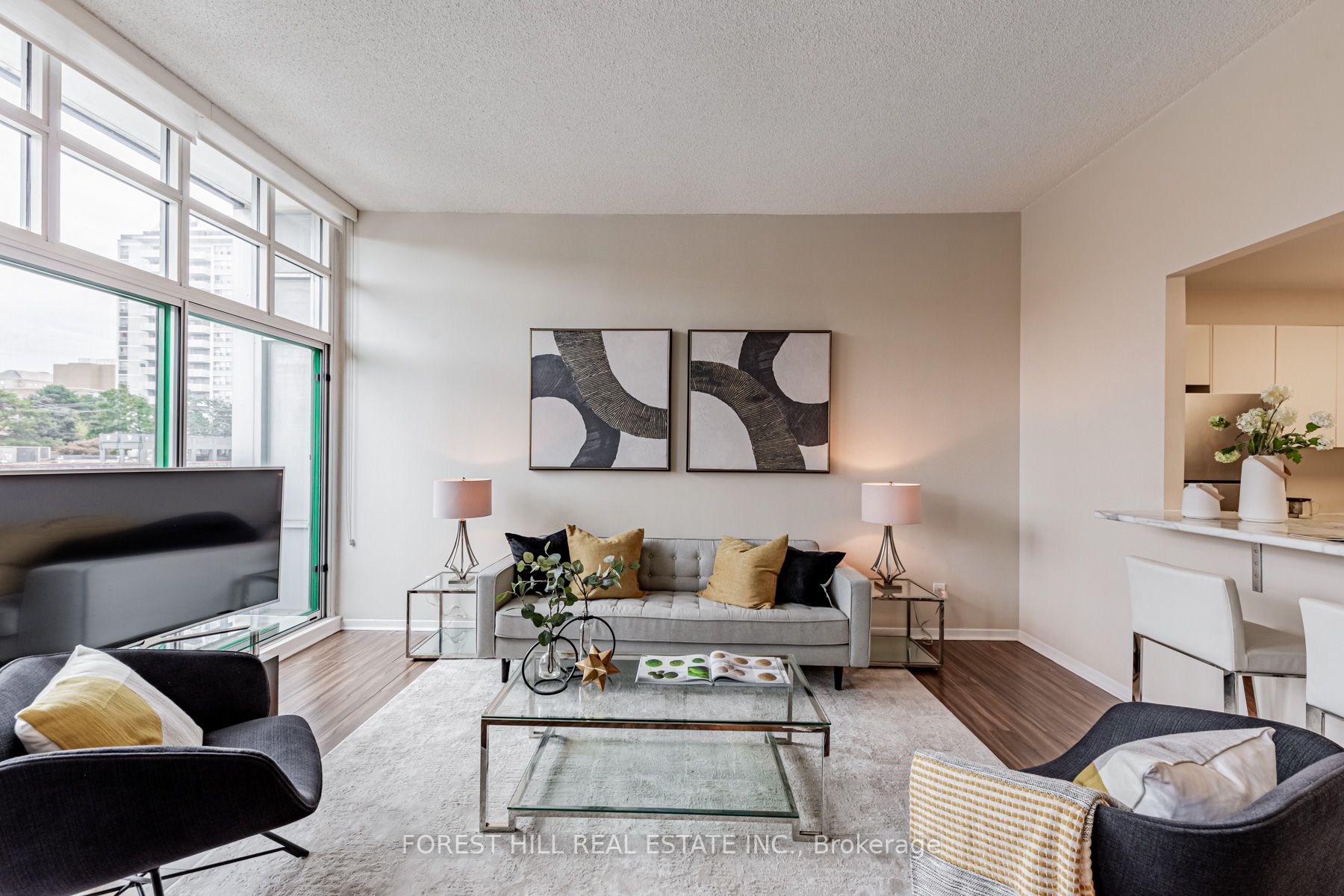 1901 Yonge St, #201