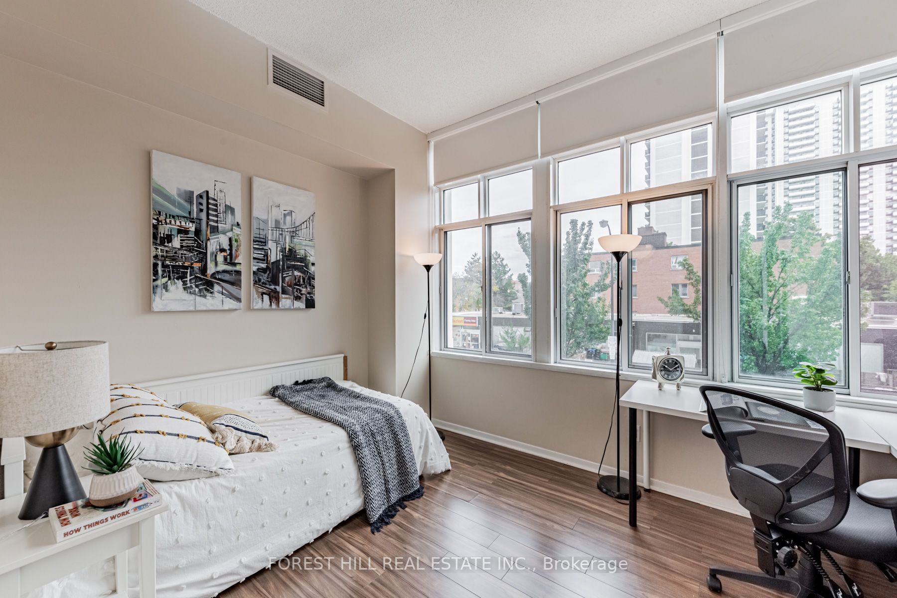1901 Yonge St, #201