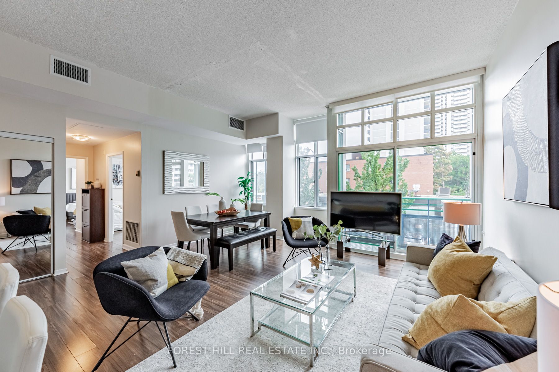 1901 Yonge St, #201