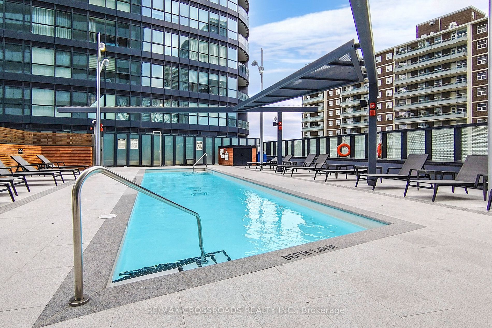 575 Bloor St E, #305