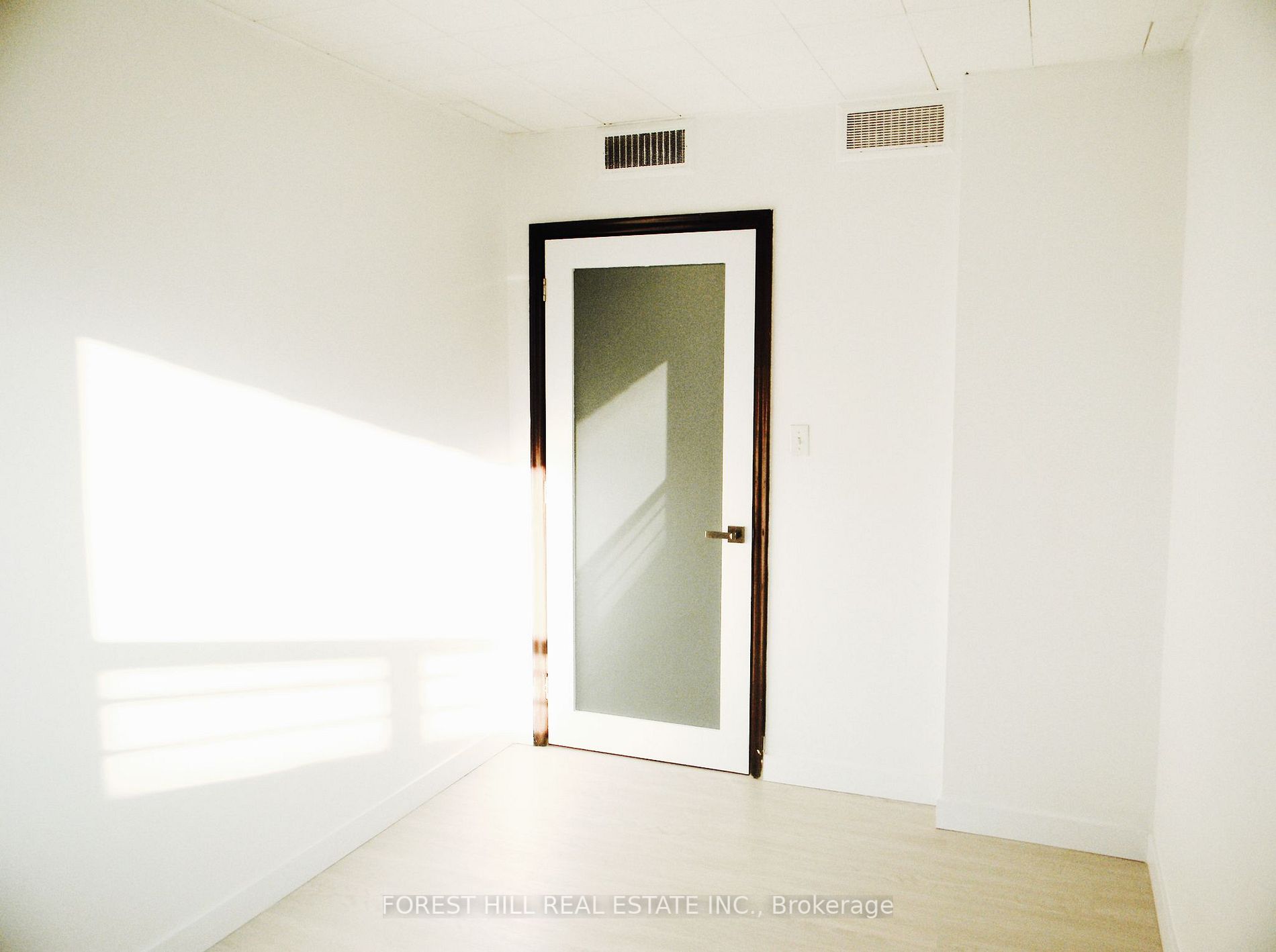 226 Bathurst St, #200