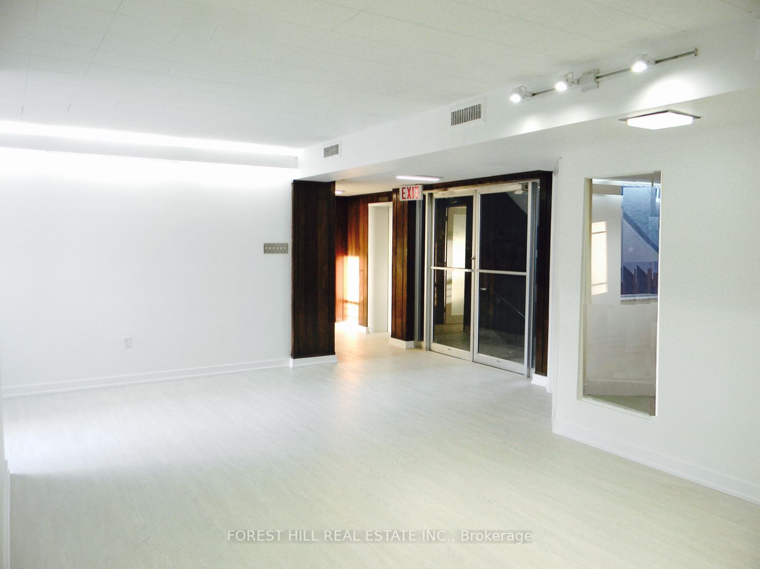 226 Bathurst St, #200