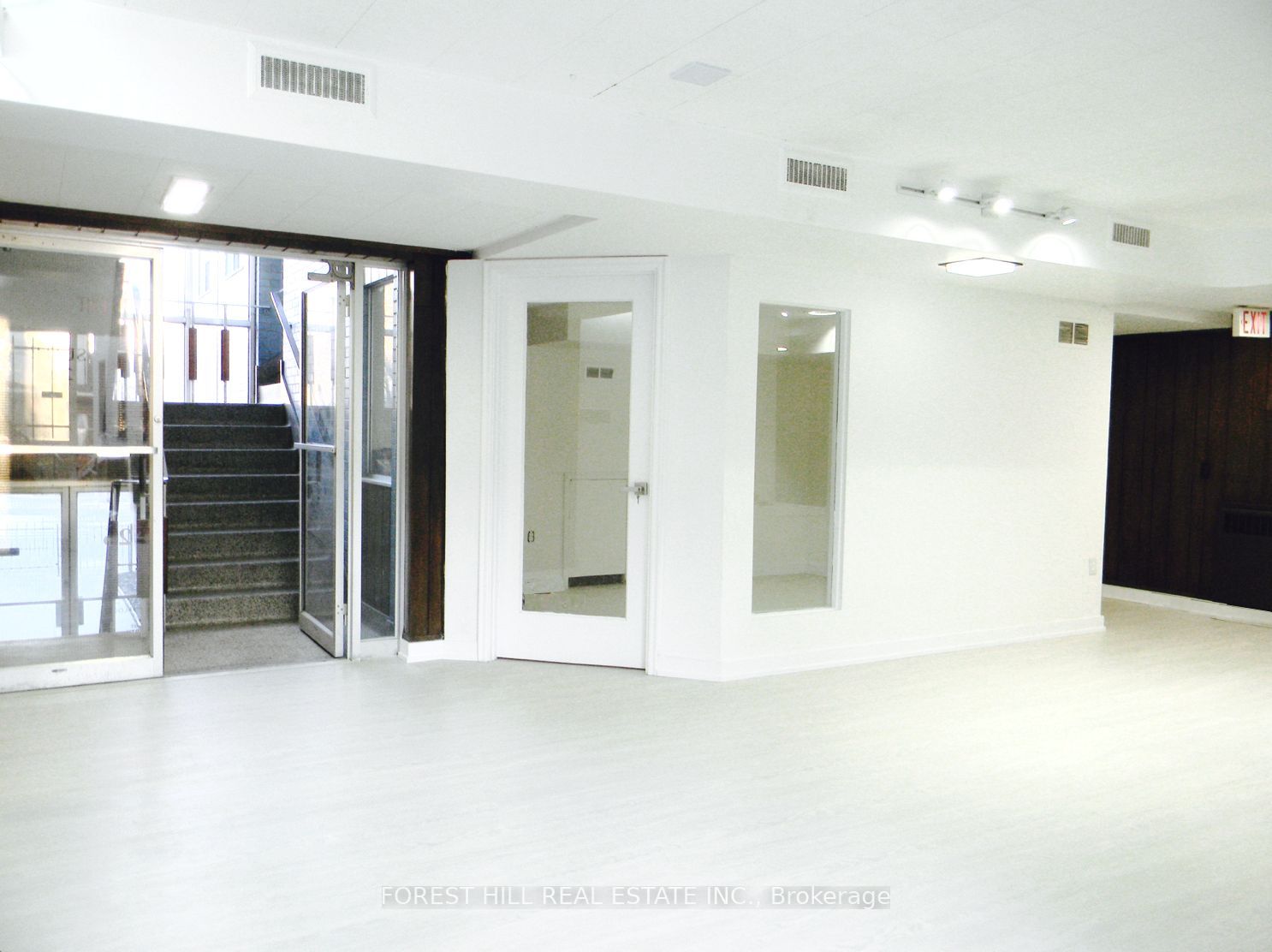 226 Bathurst St, #200