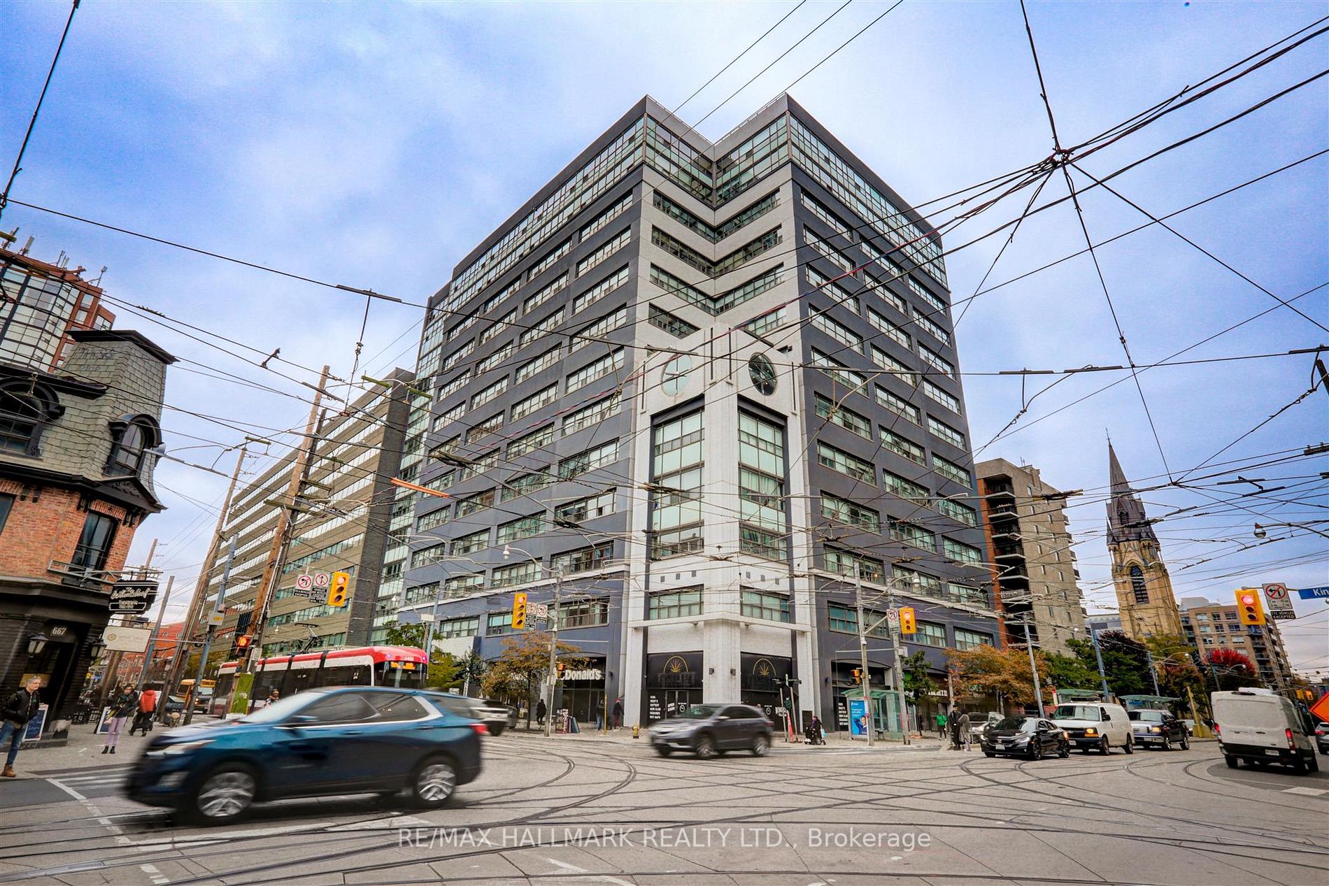 700 King St W, #708